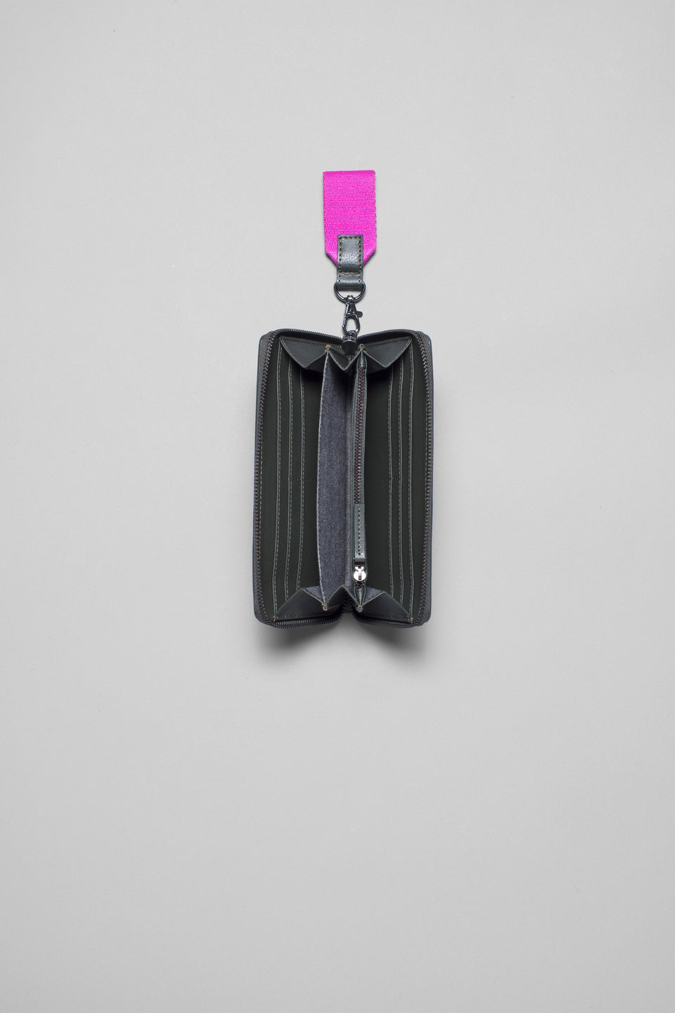 Leni Recycled Leather Wallet Open | Olive