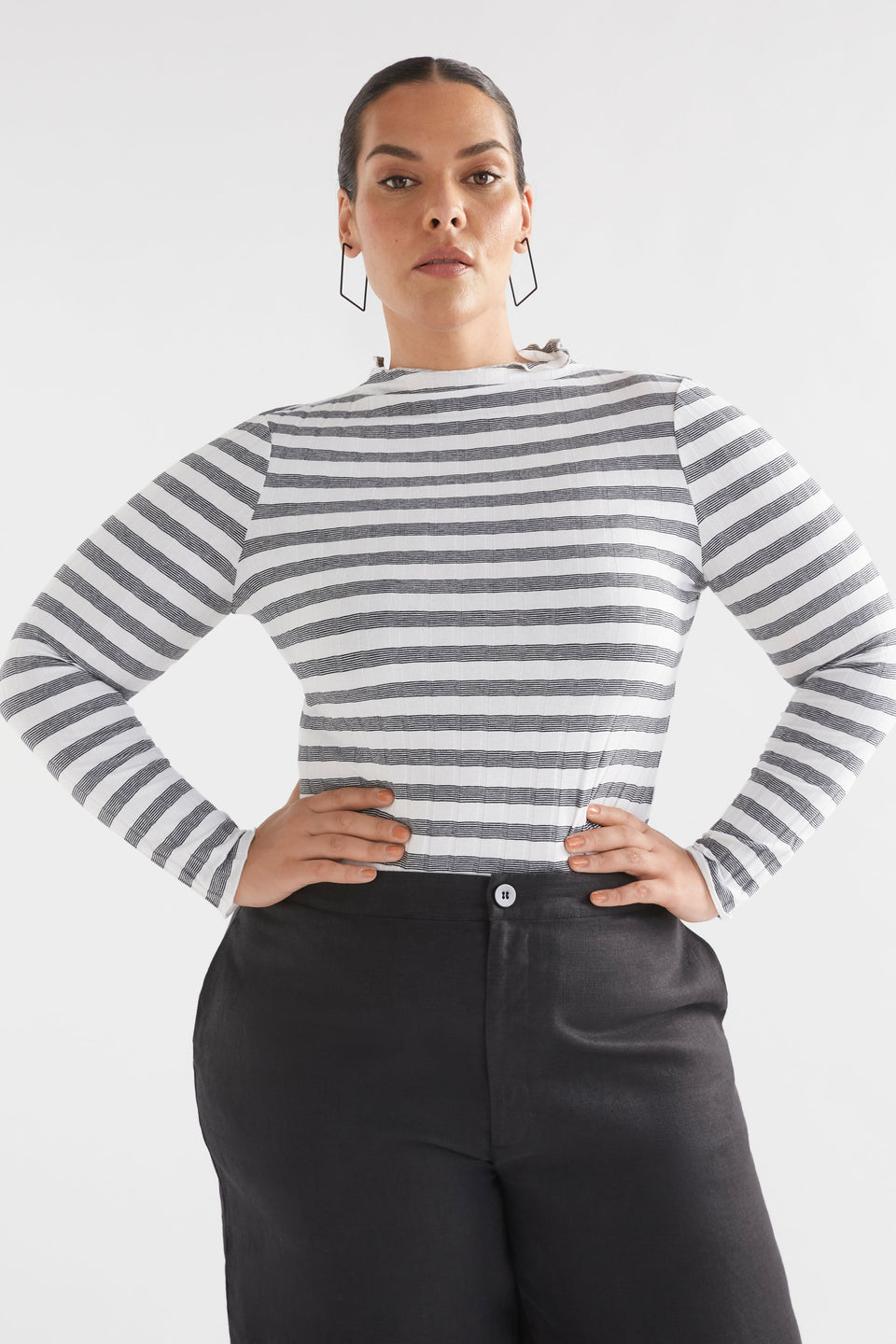 Skiva Striped Organic Cotton Long Sleeve Jersey Turtleneck Top Model Front Curve | WHITE BLACK STRIPE
