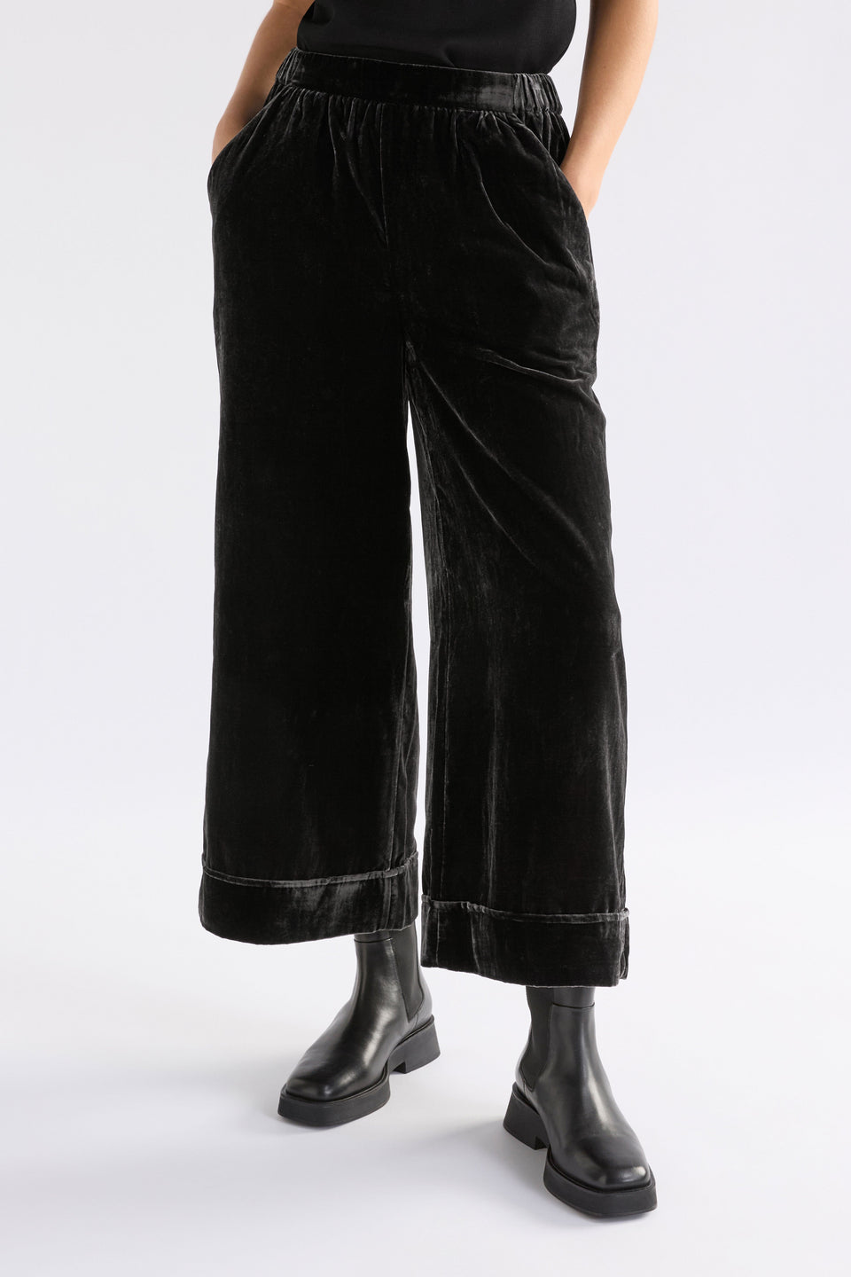 Metti Velvet Wide Leg Pant Model Front  Crop | CHARCOAL