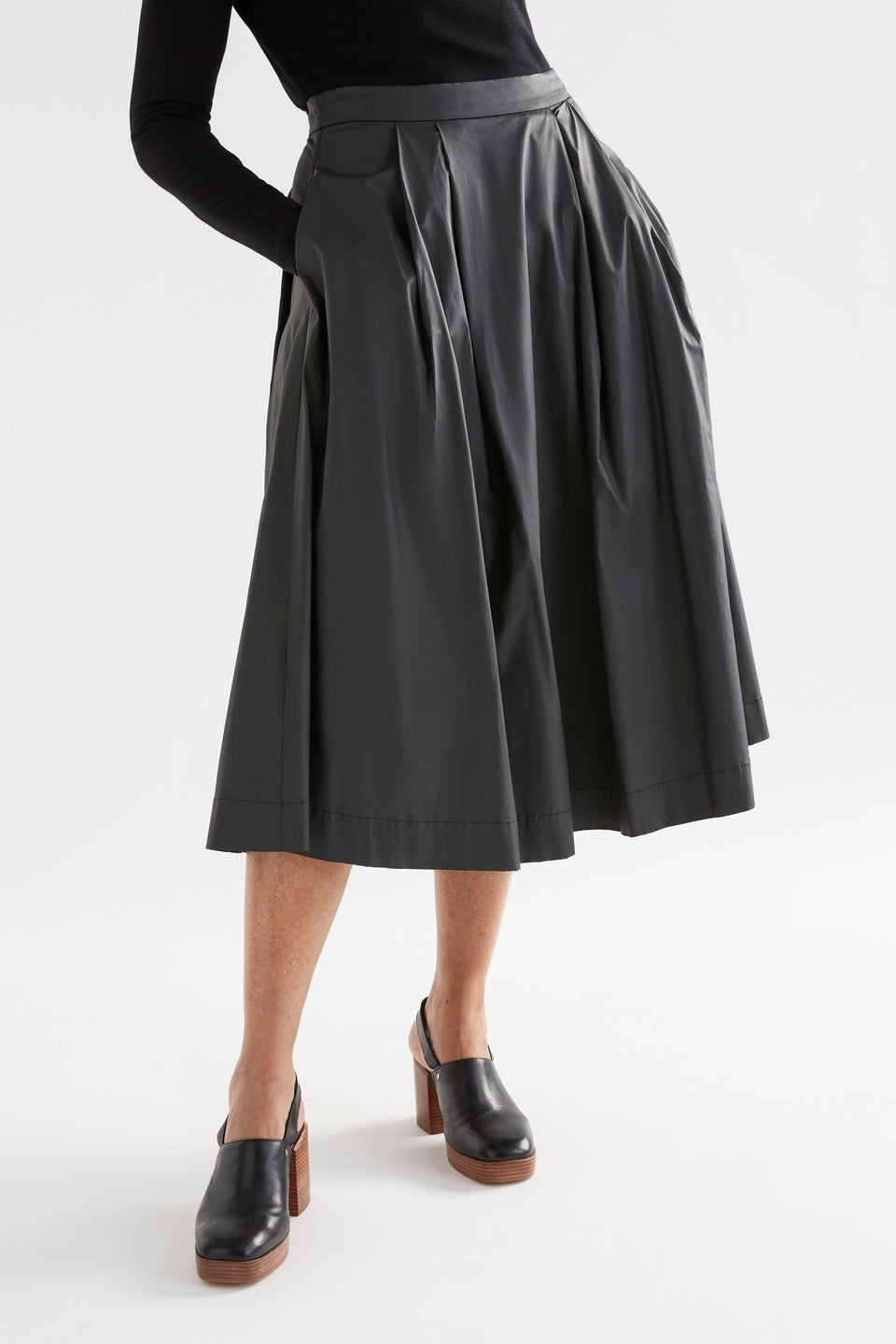 Lustre Leather-Look A-line Midi Gathered Skirt Model Front | BLACK