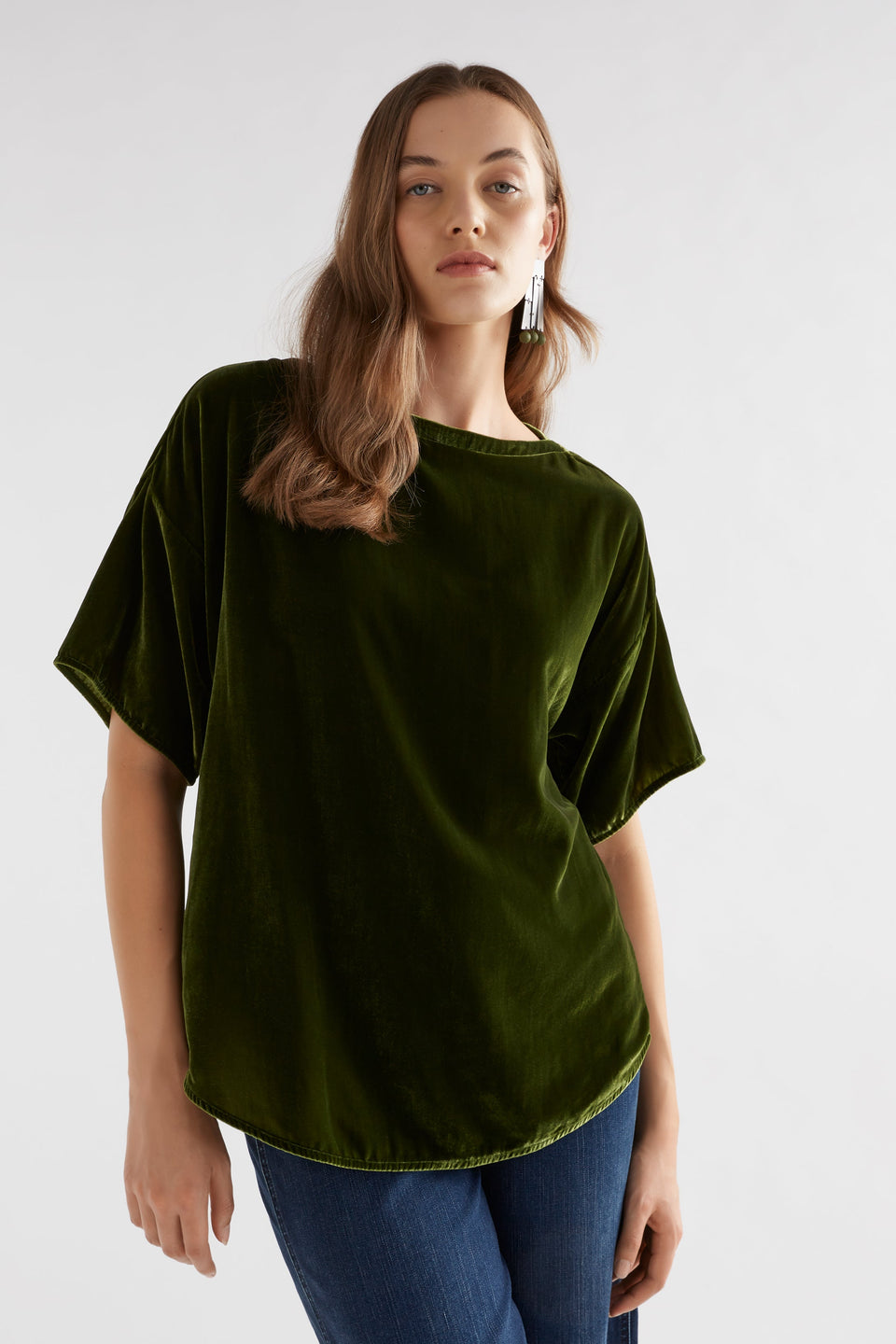 Suuri Boxy Sleeve Drop Shoulder Velvet Top Model Front | MOSS GREEN