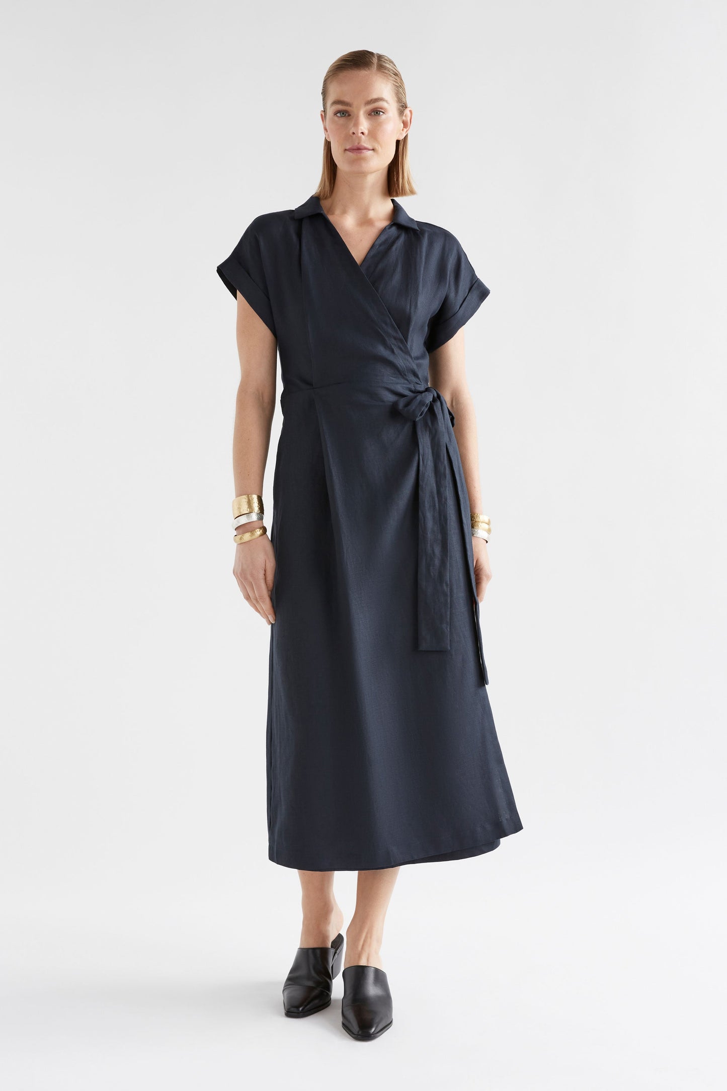Minnen Linen Short Sleeve Wrap Shirt Dress Model Front | SPACE BLUE