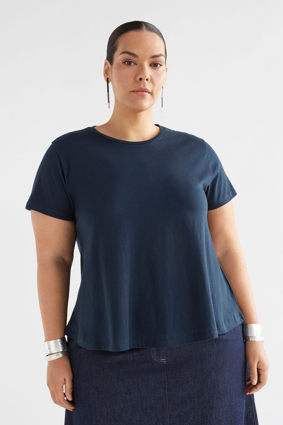 Organic Cotton A-line Jersey Tee Model Front Curve crop | SPACE BLUE