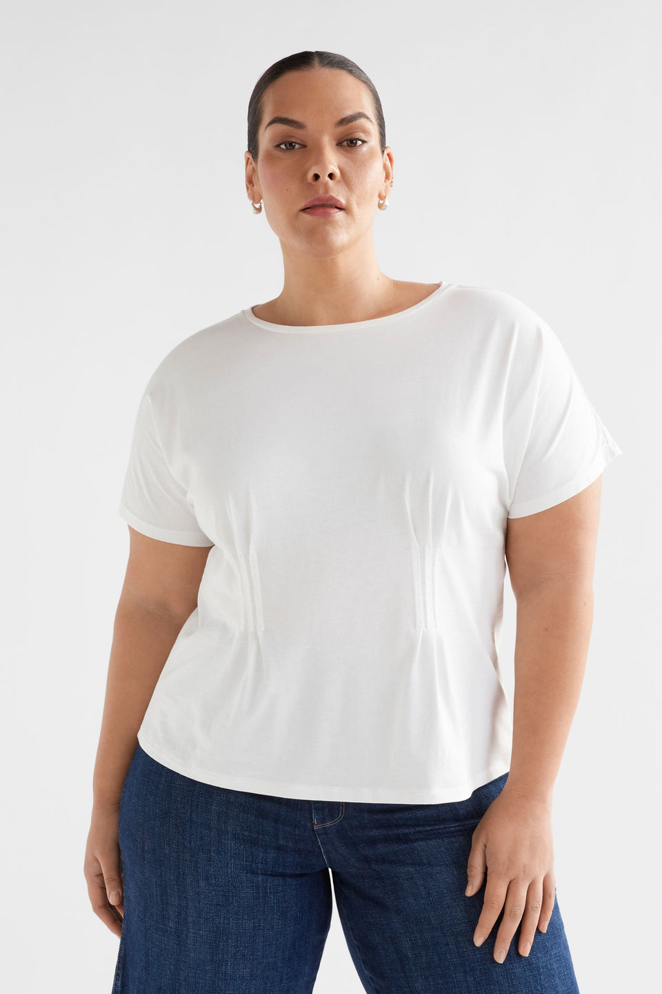 Enda Organic Cotton Pin Tuck Jersey Tshirt Model Front Curve Crop | WHITE