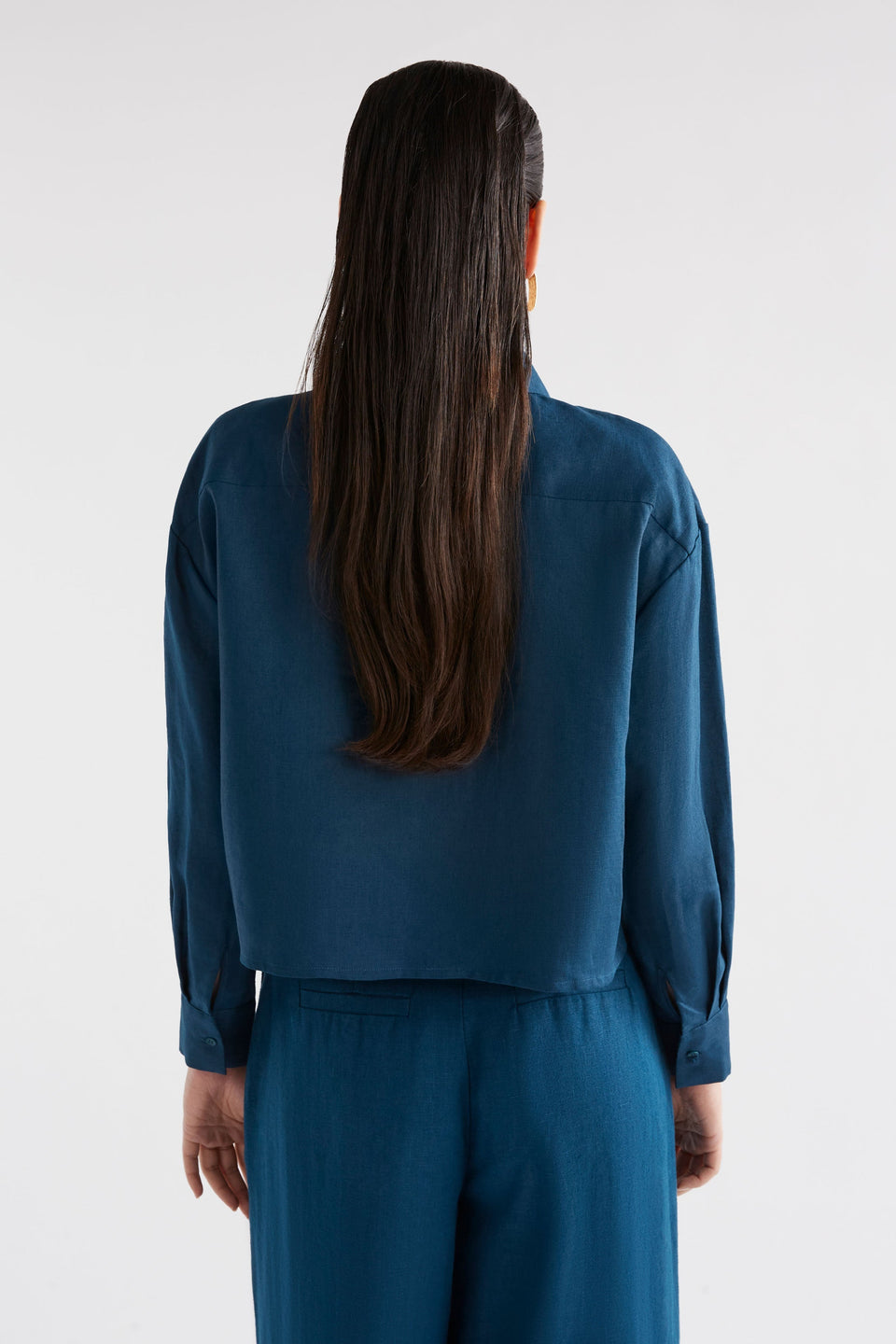 Cort Cropped Linen Shirt Model Back | JASPER