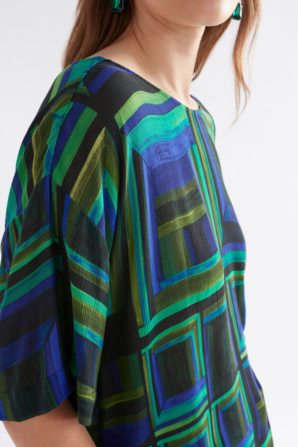 Soma Boxy Bold Print Slightly Sheer Crinkle Texture Top Model Detail | SALONE PRINT