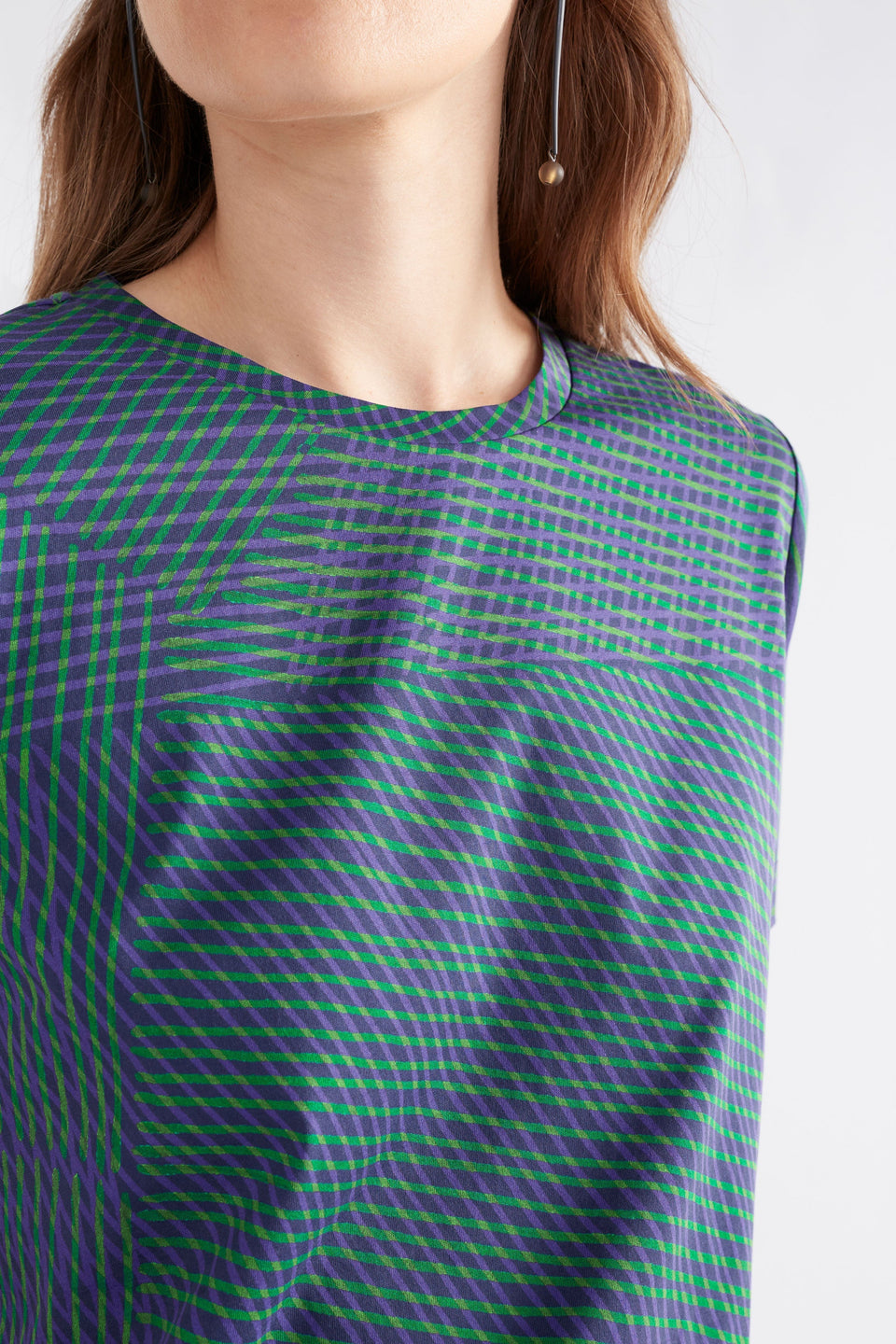 Hanen Organic Cotton Jersey Print Tshirt Model Front detail | LINEAL PRINT