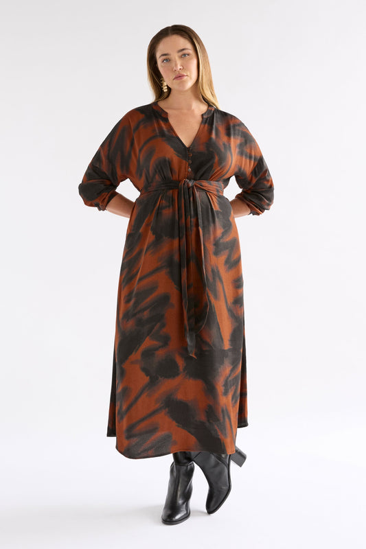 Osmi Button Down Print Crepe Long Sleeve Midi Dress Model Chanel Front | TORTOISE SHELL PRINT
