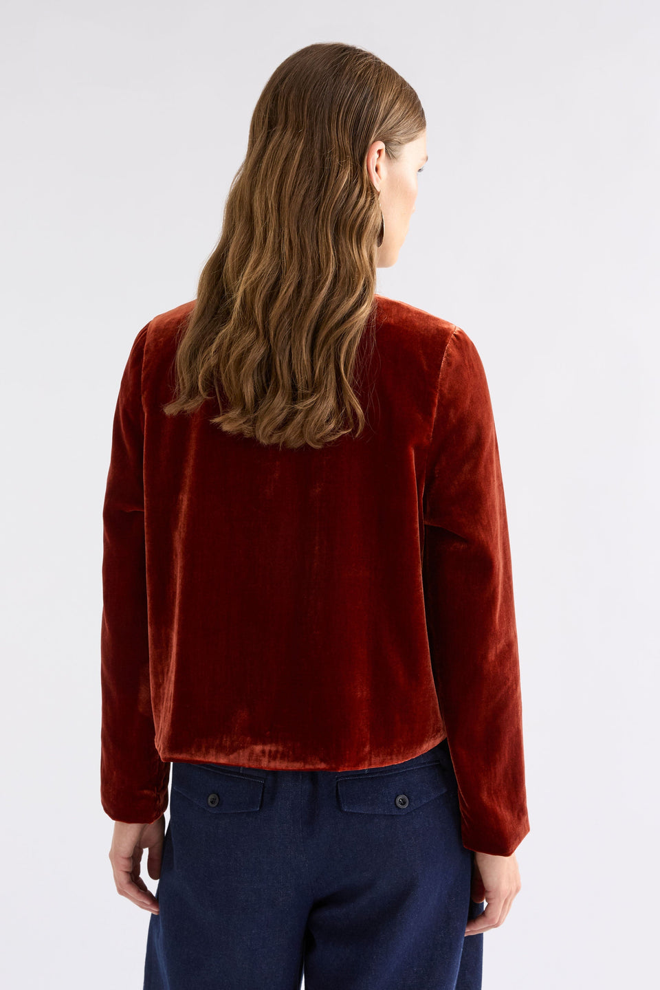 Suuri Velvet Zip Up Short Jacket Model Back | SPICE