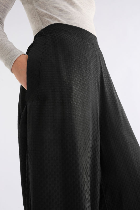 Unika Textured Spot Wide Leg Cropped Pant Model Front detail | BLACK