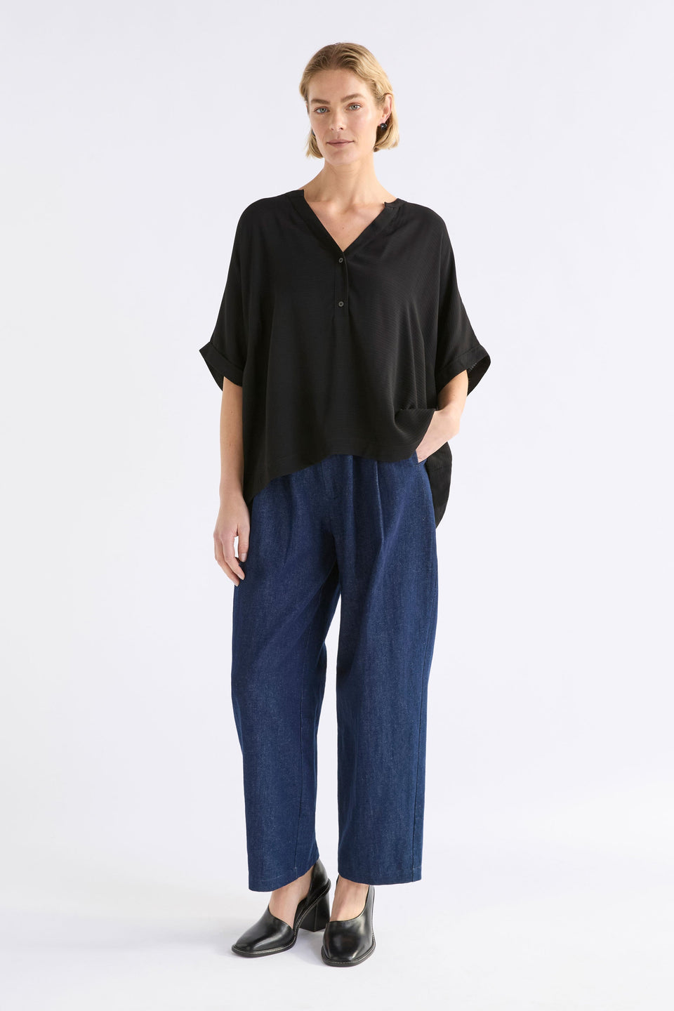 Omia Top on Model Full Length | BLACK