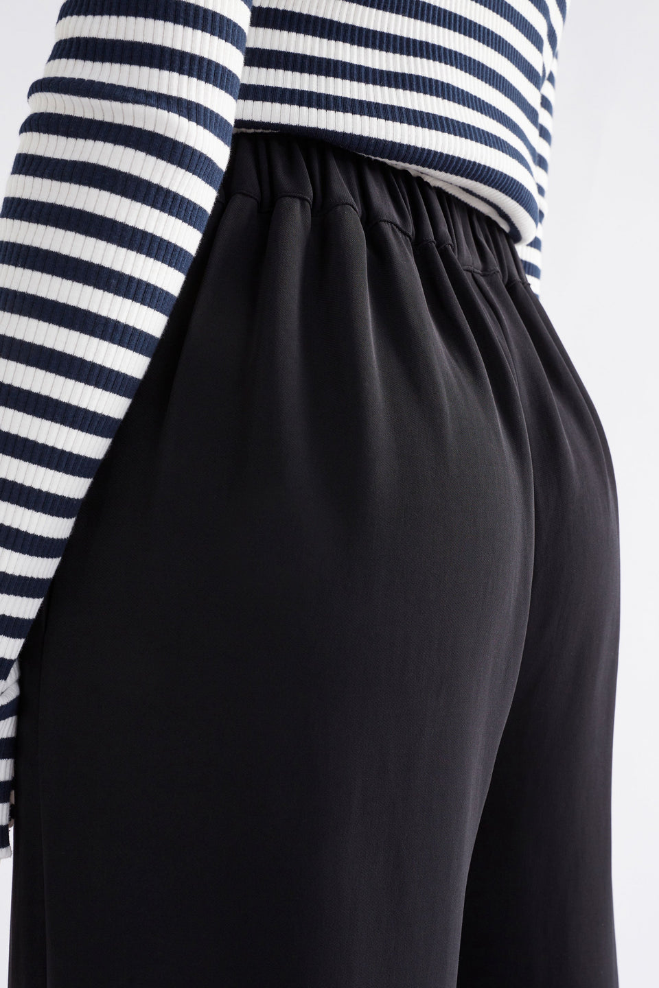 Alden Tailored Jersey Pant Model Back Detail | BLACK