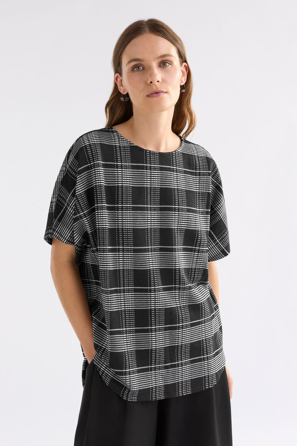 Mairea Jacquard Textured Check Stretch Tshirt Model Front |  BLACK WHITE CHECK