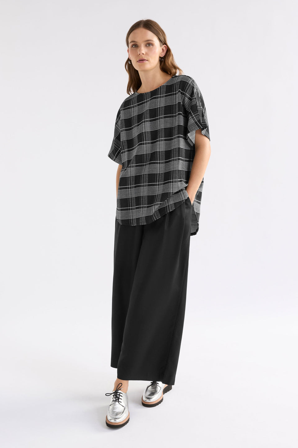 Mairea Jacquard Textured Check Stretch Tshirt Model Front Full Body |  BLACK WHITE CHECK