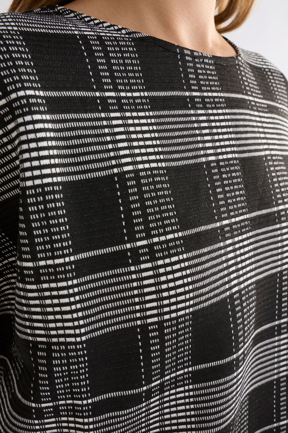Mairea Jacquard Textured Check Stretch Tshirt Model Front Detail |  BLACK WHITE CHECK