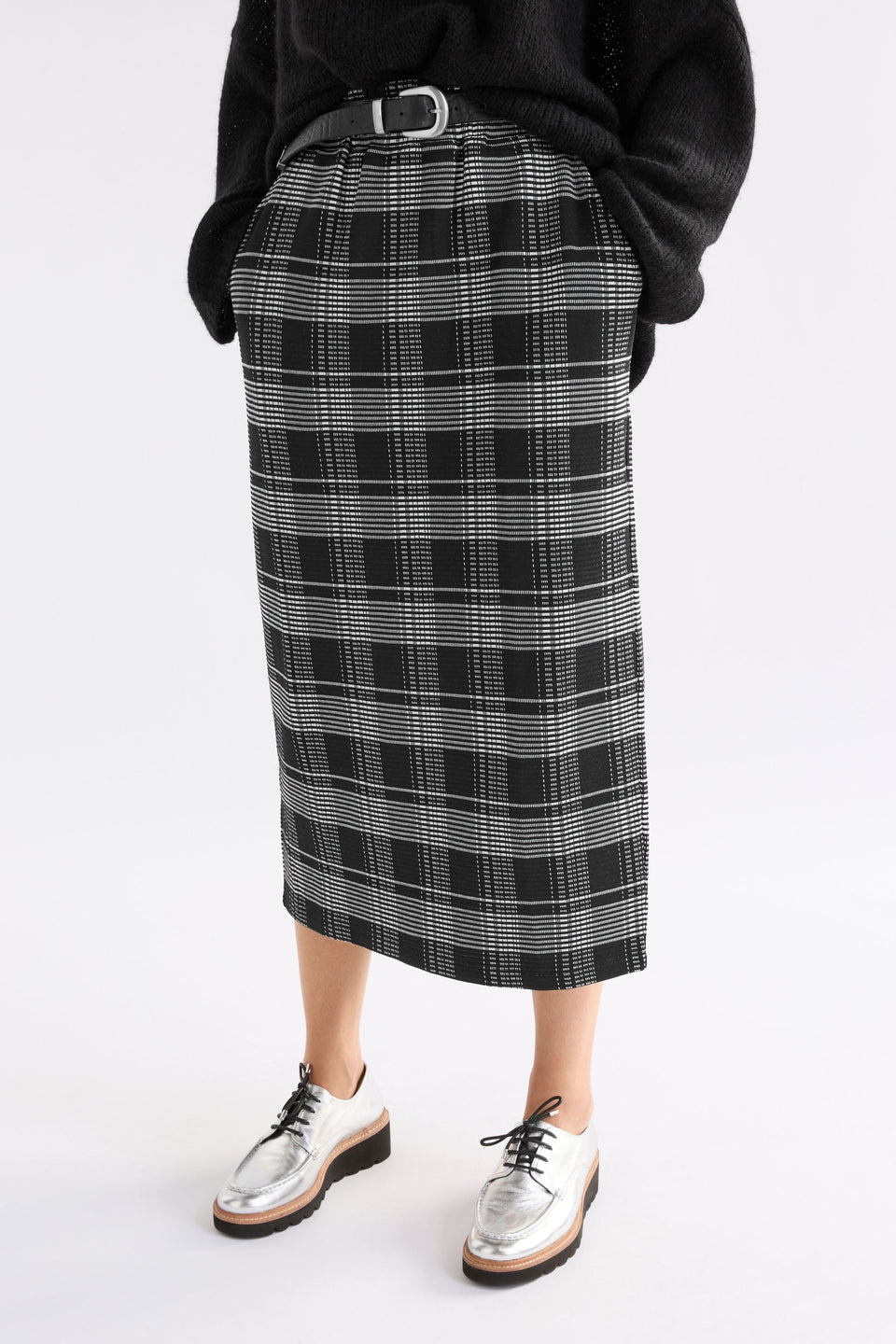 Mairea Jacquard Textured Check Stretch Pencil Skirt Model Front Crop |  BLACK WHITE CHECK
