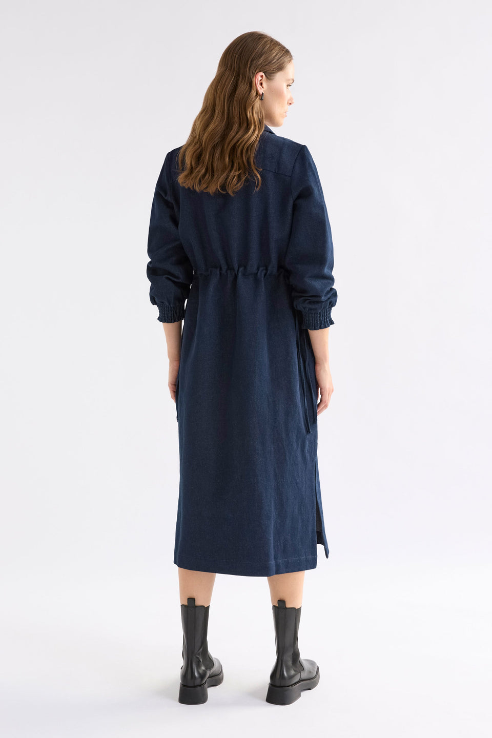 Njolle Denim Collared V-Neck Long Sleeve Midi Waisted Dress Model Back | INDIGO 