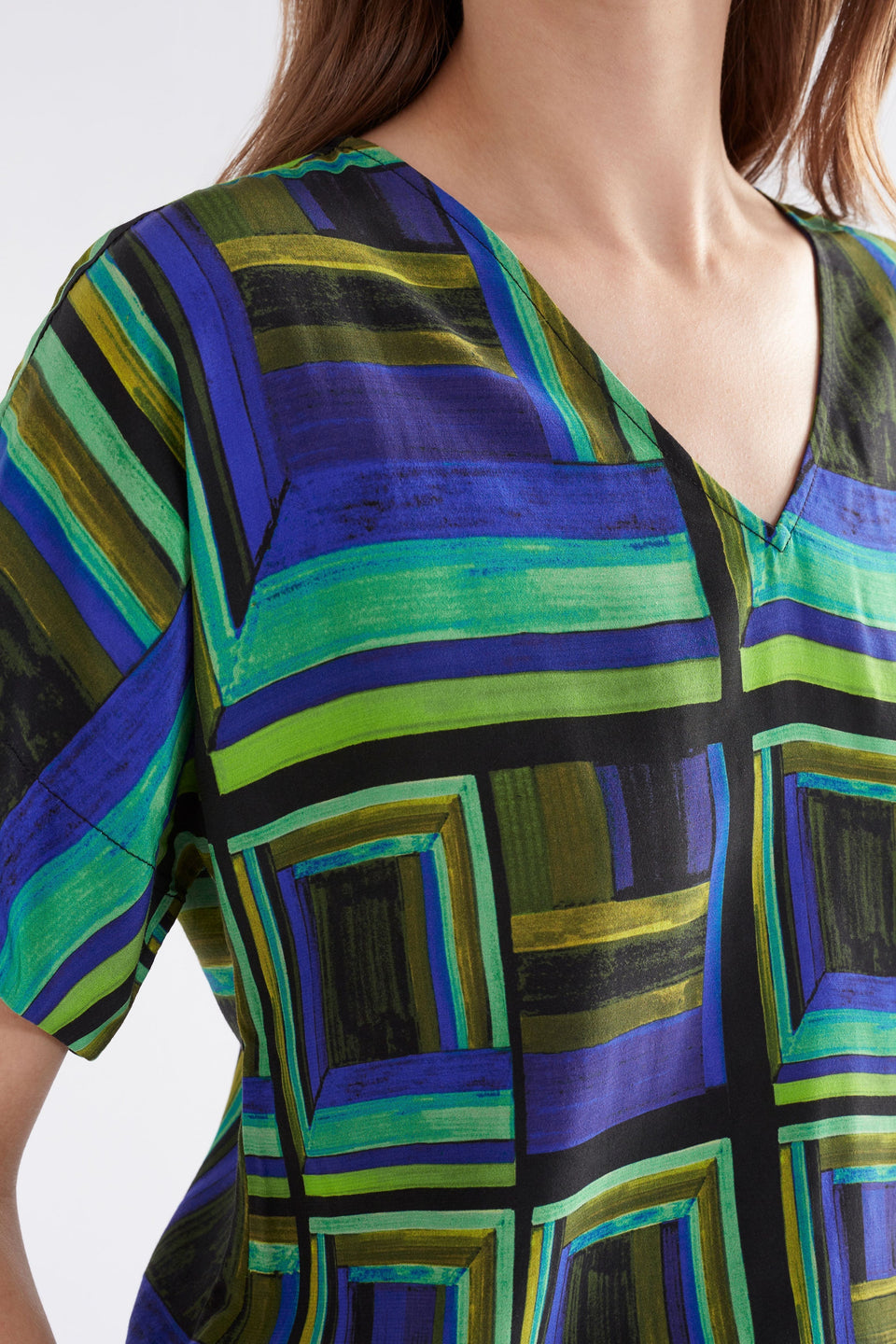 Ideell Silky V-Neck Multi-coloured Print Top Model Front Detail | SALONE PRINT