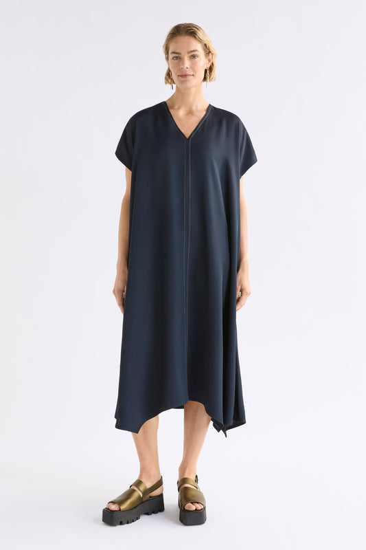 Hullu Short Sleeve V-neck Relaxed Handkerchief Hem Top Stitch Dress Model Front | NAVY