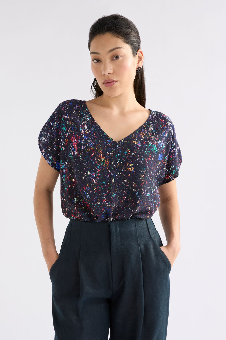 Solina V Neck Tulip Sleeve Short Sleeve Print Top Model Front | TOLA PRINT
