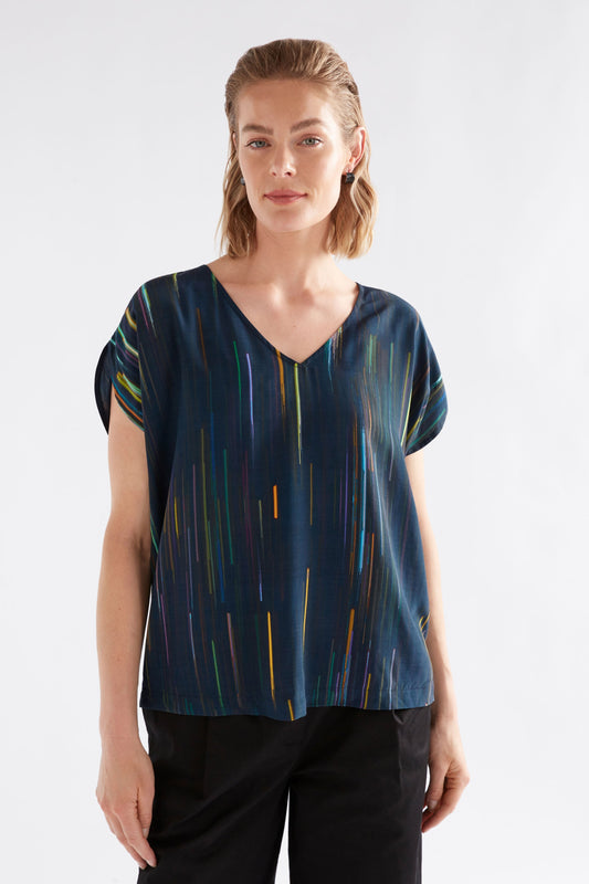 Kayra Silky Print Short Sleeve V-Neck Top Model Front | ALINEA PRINT