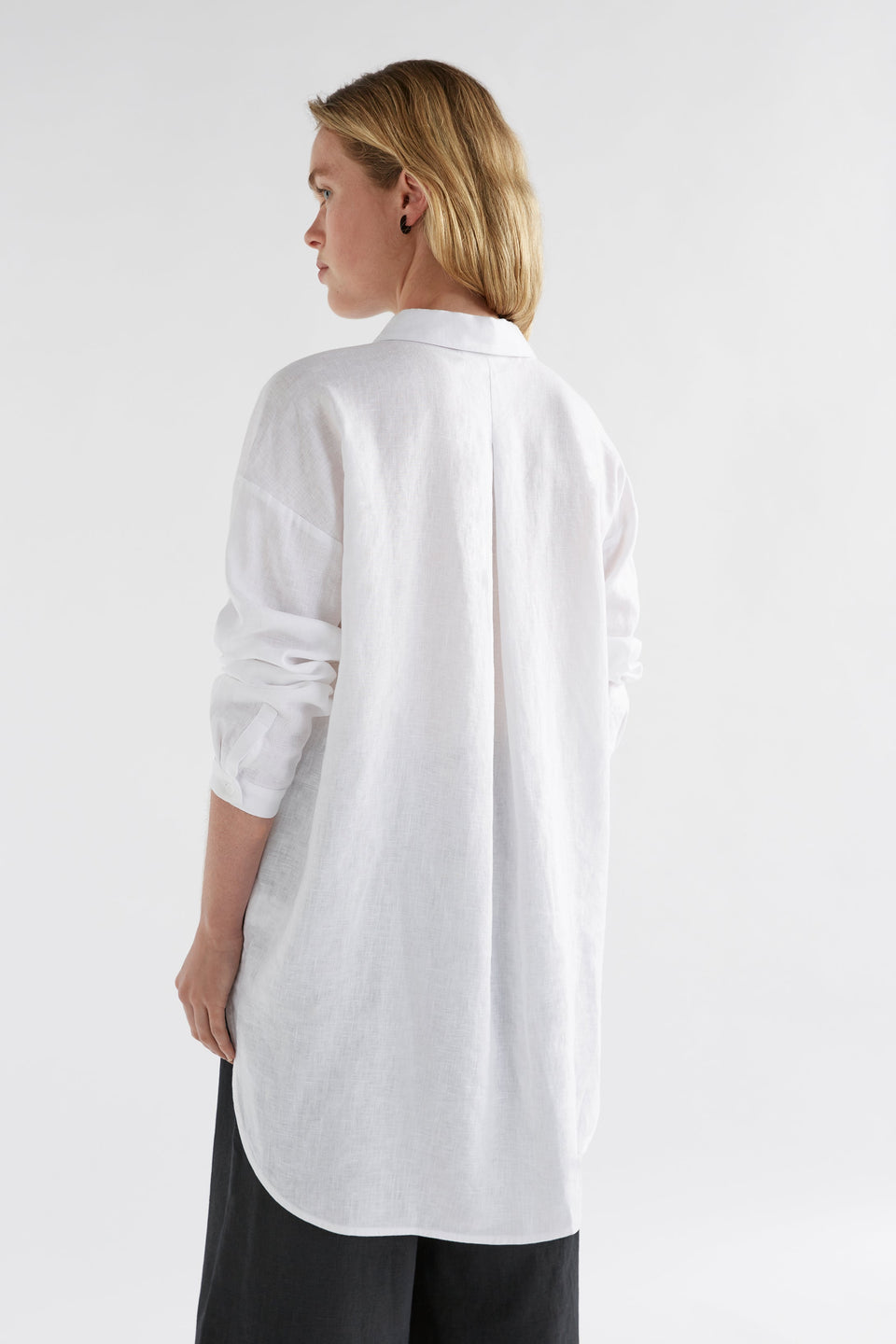 Yenna French Linen Shirt Model Back  | WHITE