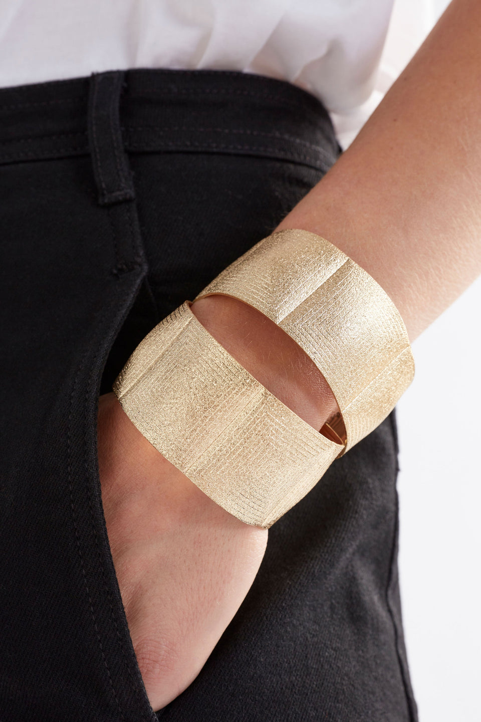 Metri Geometrical Metallic Cuff Bangle Model | GUNMETAL