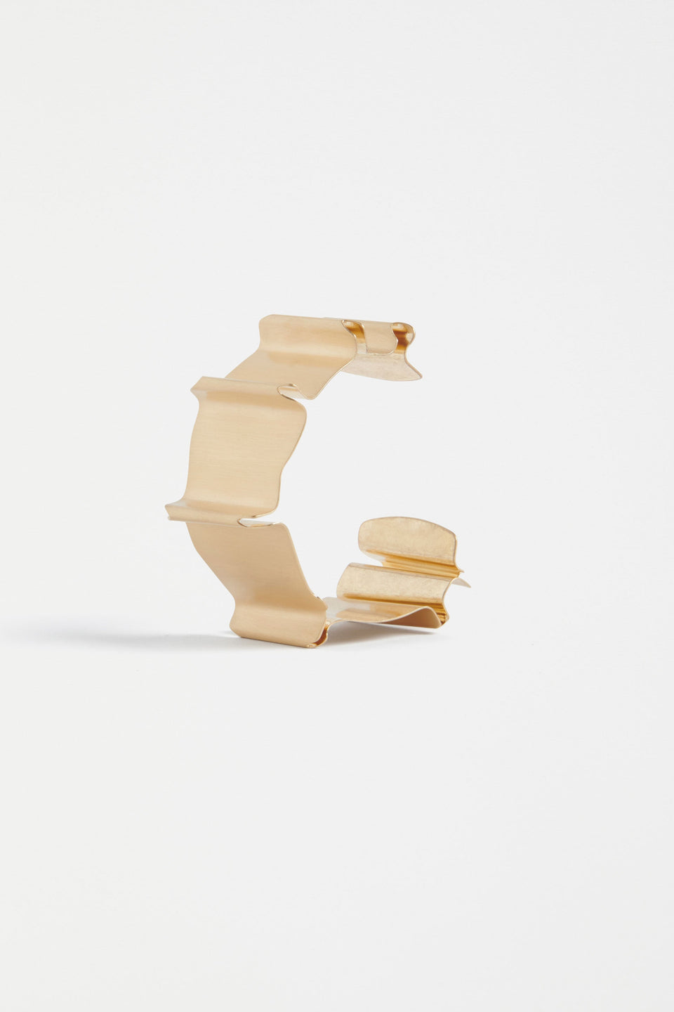 Feldde Sculptural Organic Shaped Metallic Cuff | GOLD
