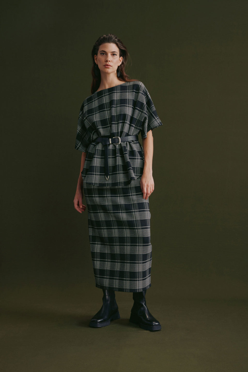 Mairea Jacquard Textured Check Stretch Pencil Skirt Model Front Campaign |  BLACK WHITE CHECK