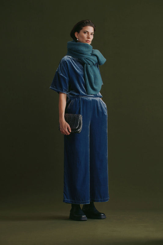 Suuri Boxy Sleeve Drop Shoulder Velvet Top Model Front  Campaign | BLUE STEEL