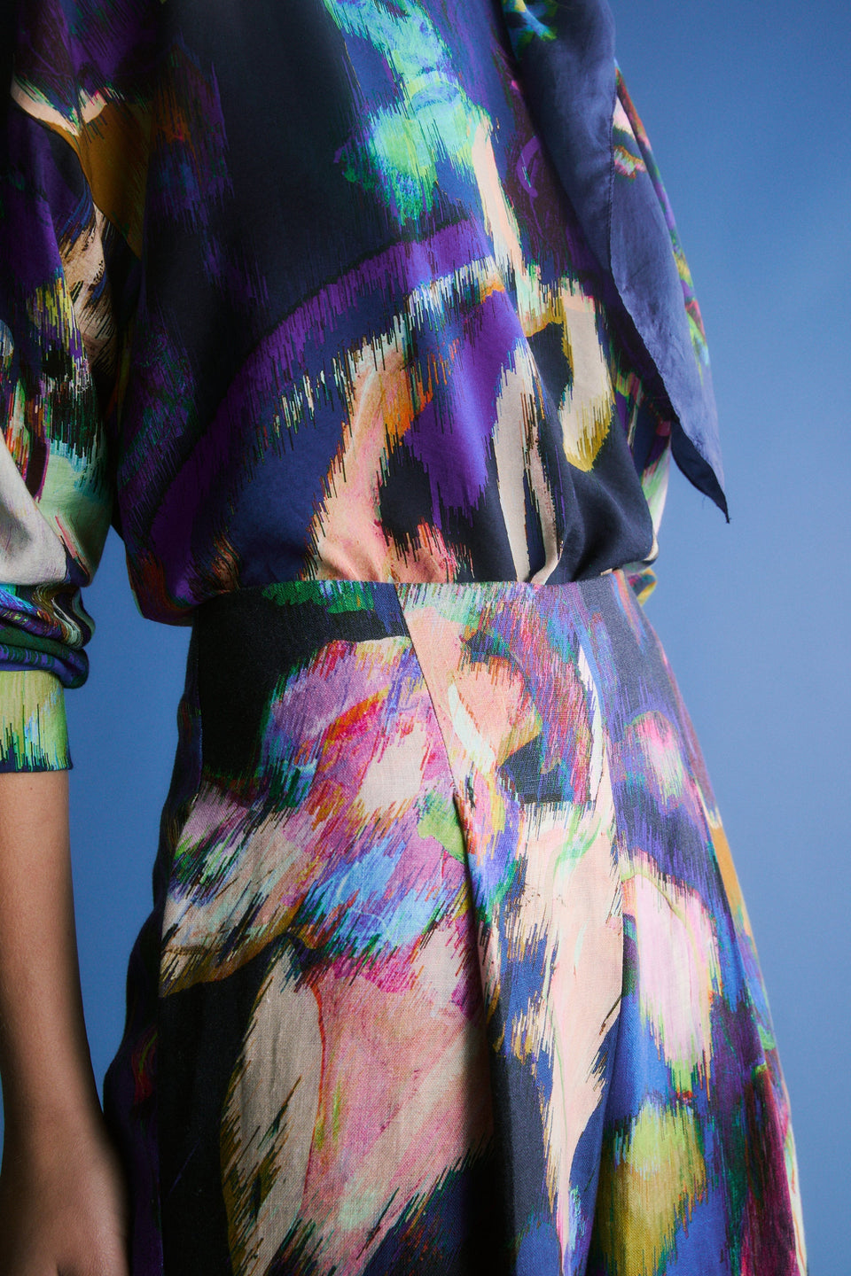 Lato Pant on Model detail Campaign  | VAARA PRINT