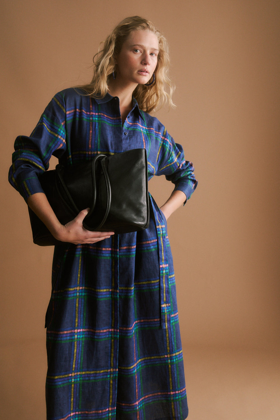 Joha Tote campaign | BLACK