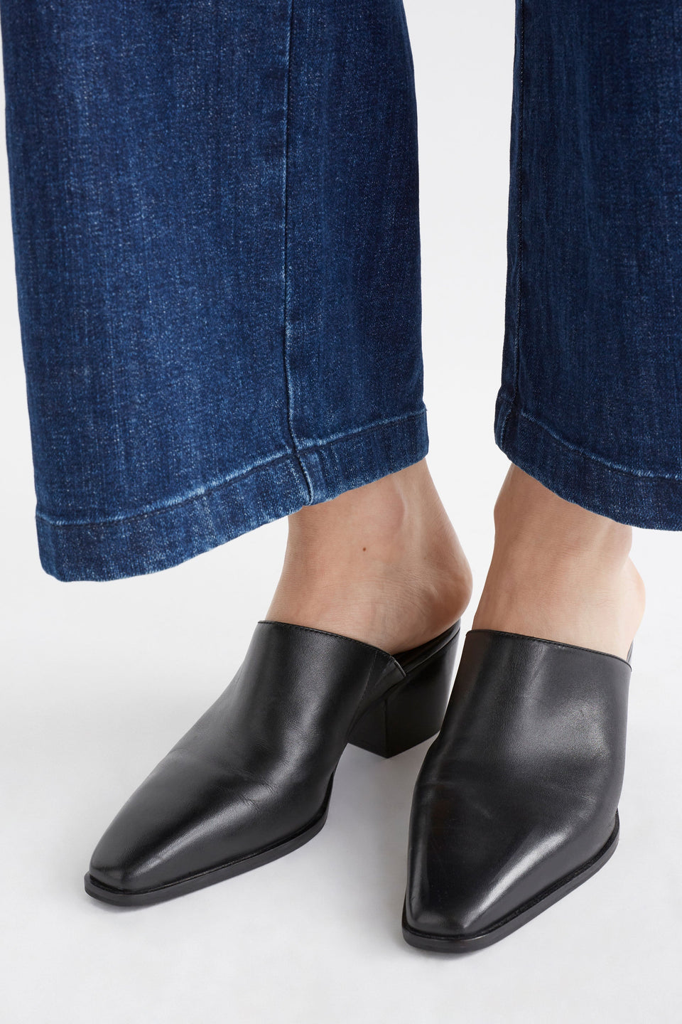 Elis Square Toed Leather Heeled Mule Model Angled Front Detail | BLACK