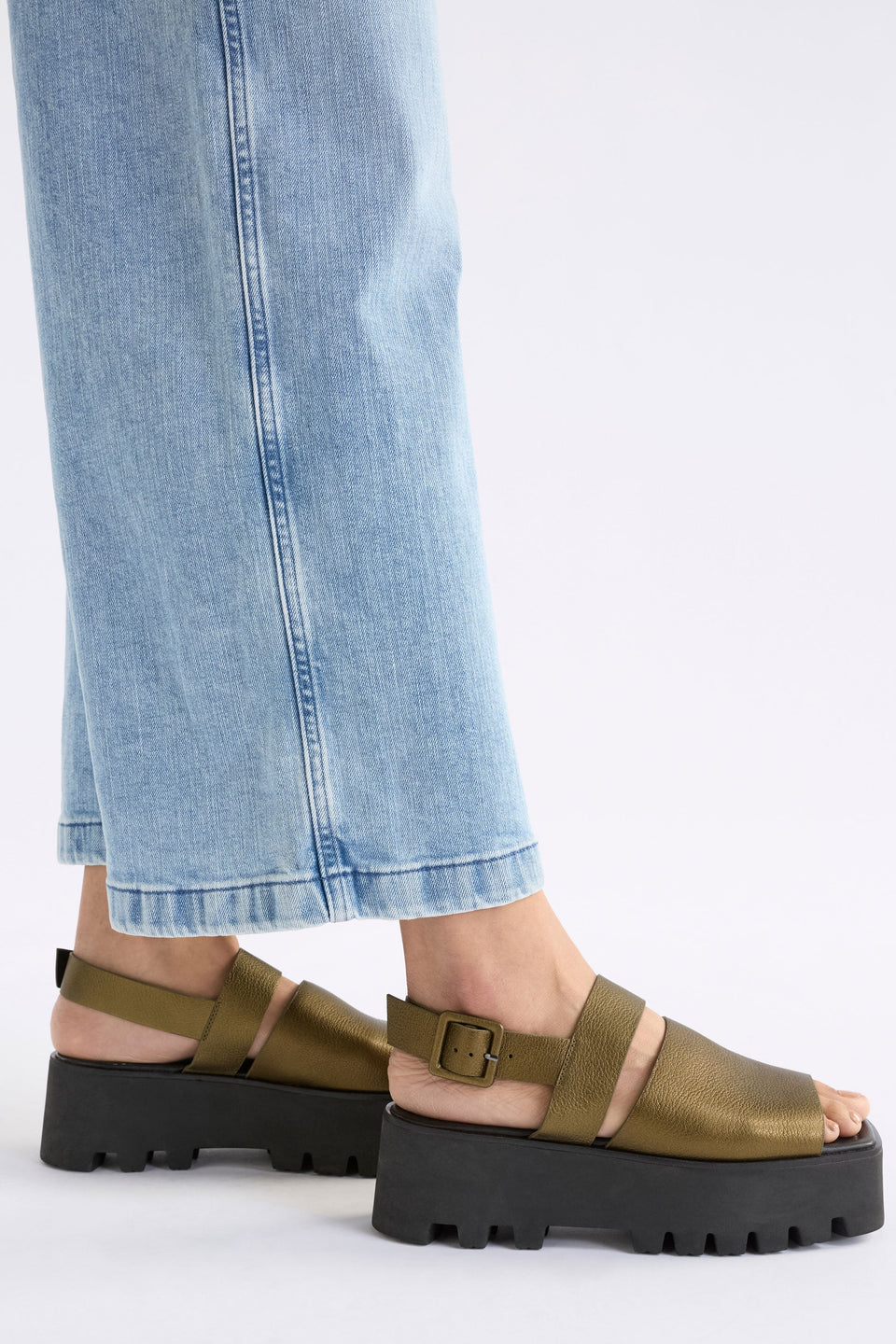 Jyrti Platform Sandal Shoe on model | OLIVE