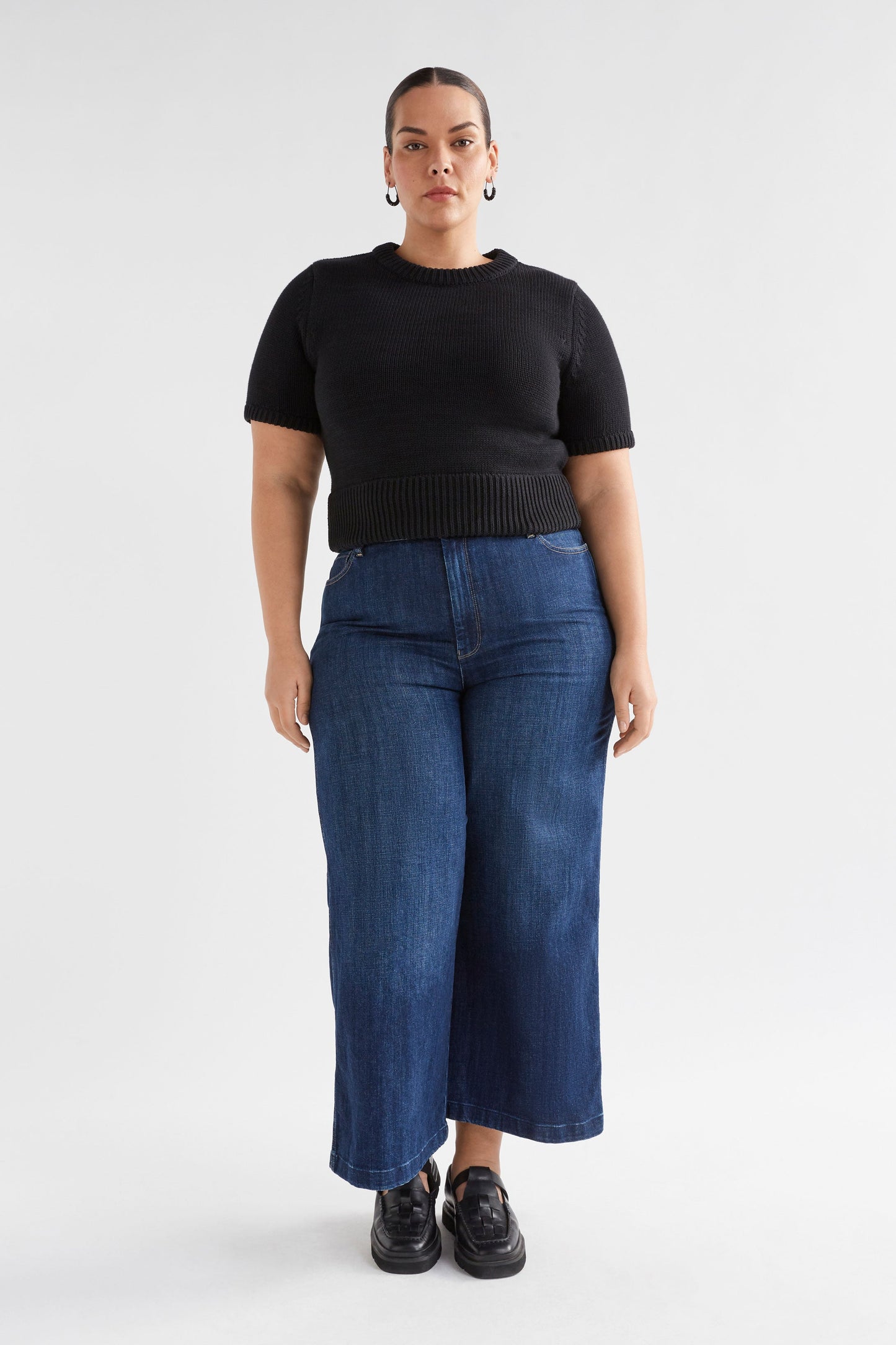 Luft Organic Cotton Chunky Tshirt Knit Top Model Front Full Body Curve | BLACK