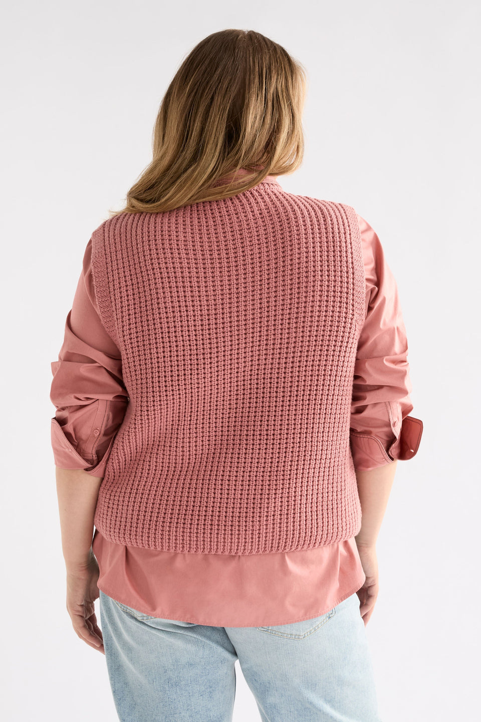 Arp Vest on Curve Model with pink shirt back view | CLAY PINK