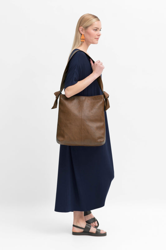 Meka Leather Knot Strap Tote Hand Bag Model | TAN