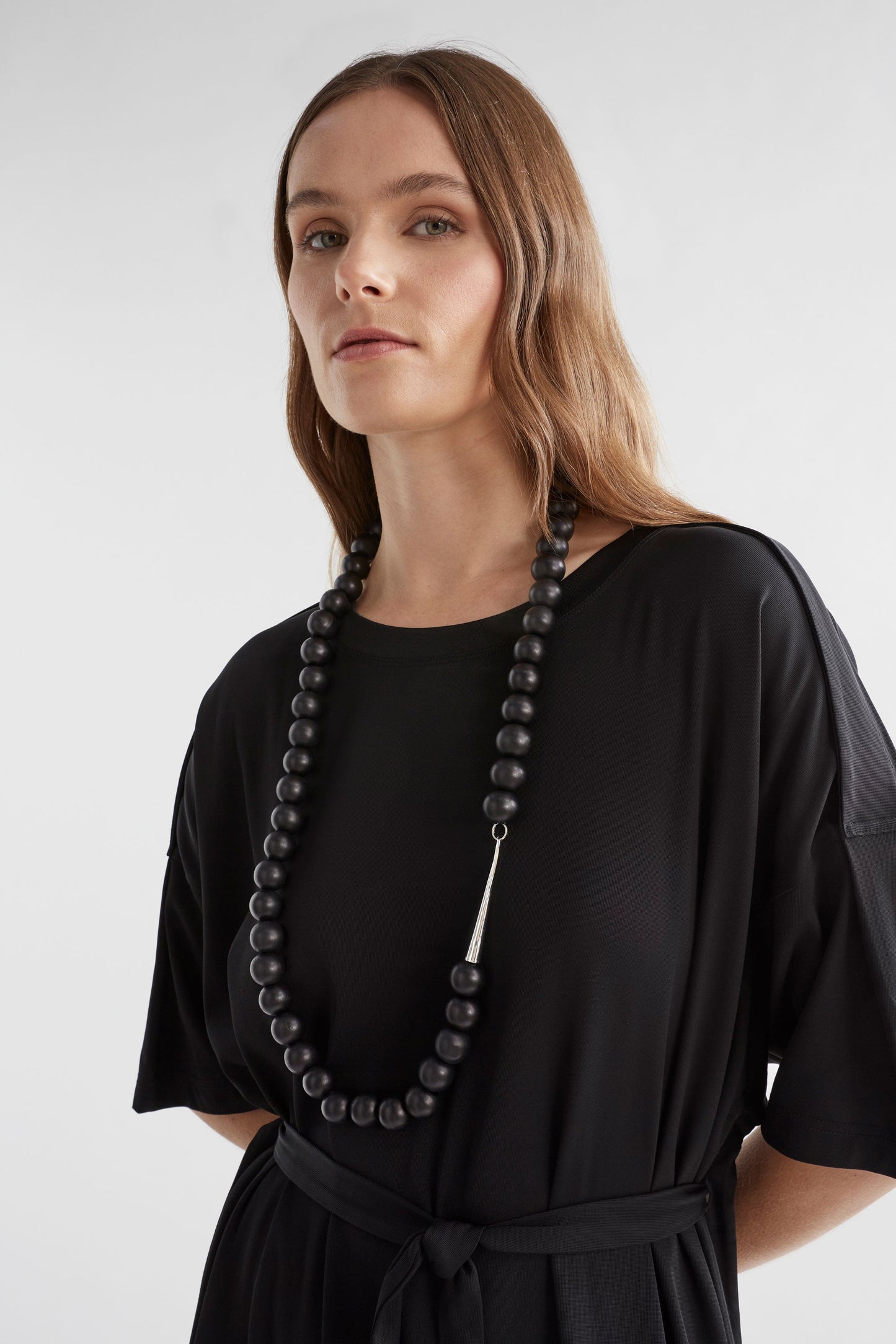 Anykke Chunky Wooden Bead Necklace Model | BLACK