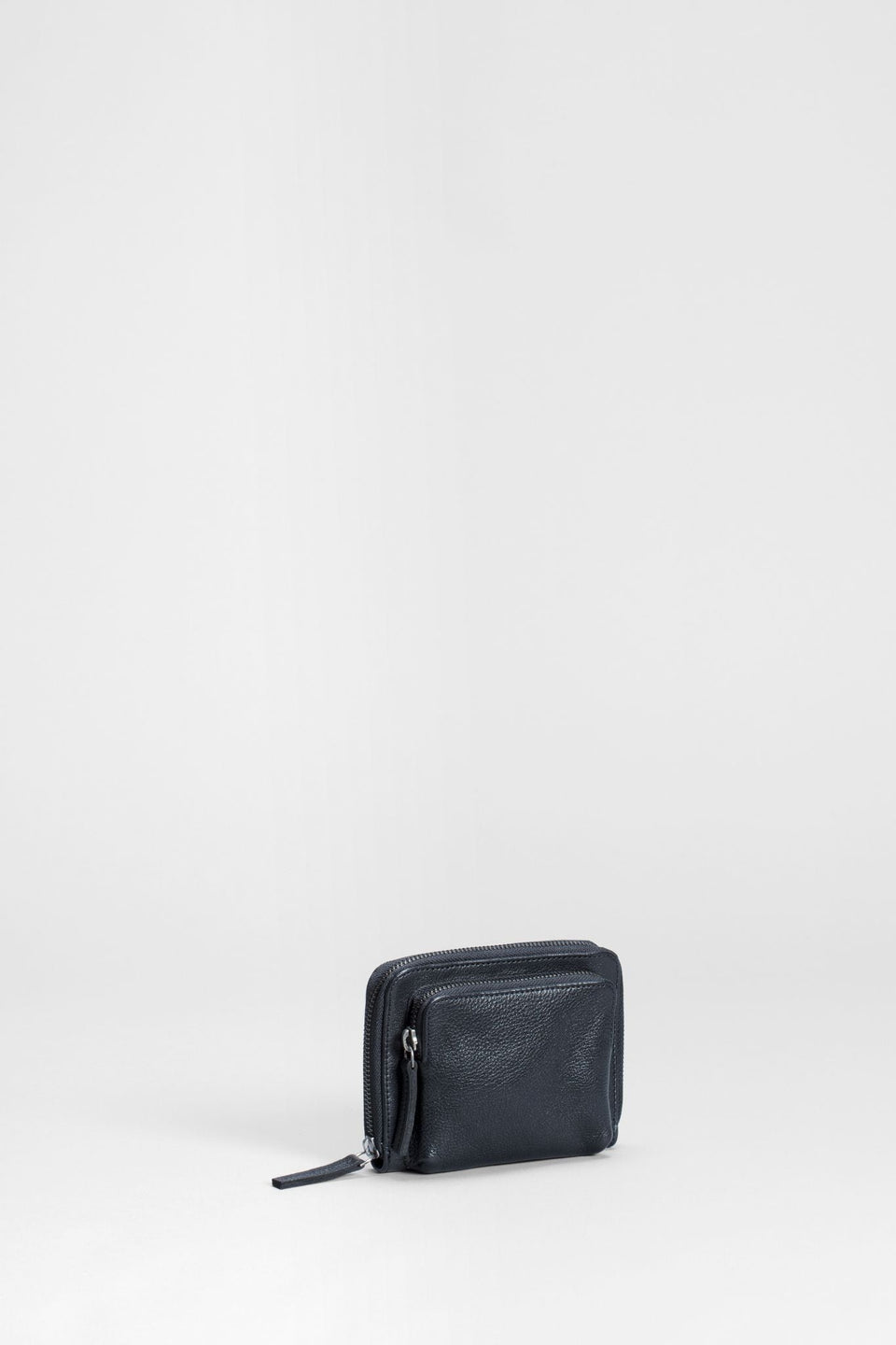 Innset Soft Cow Leather Purse Wallet Front | Black