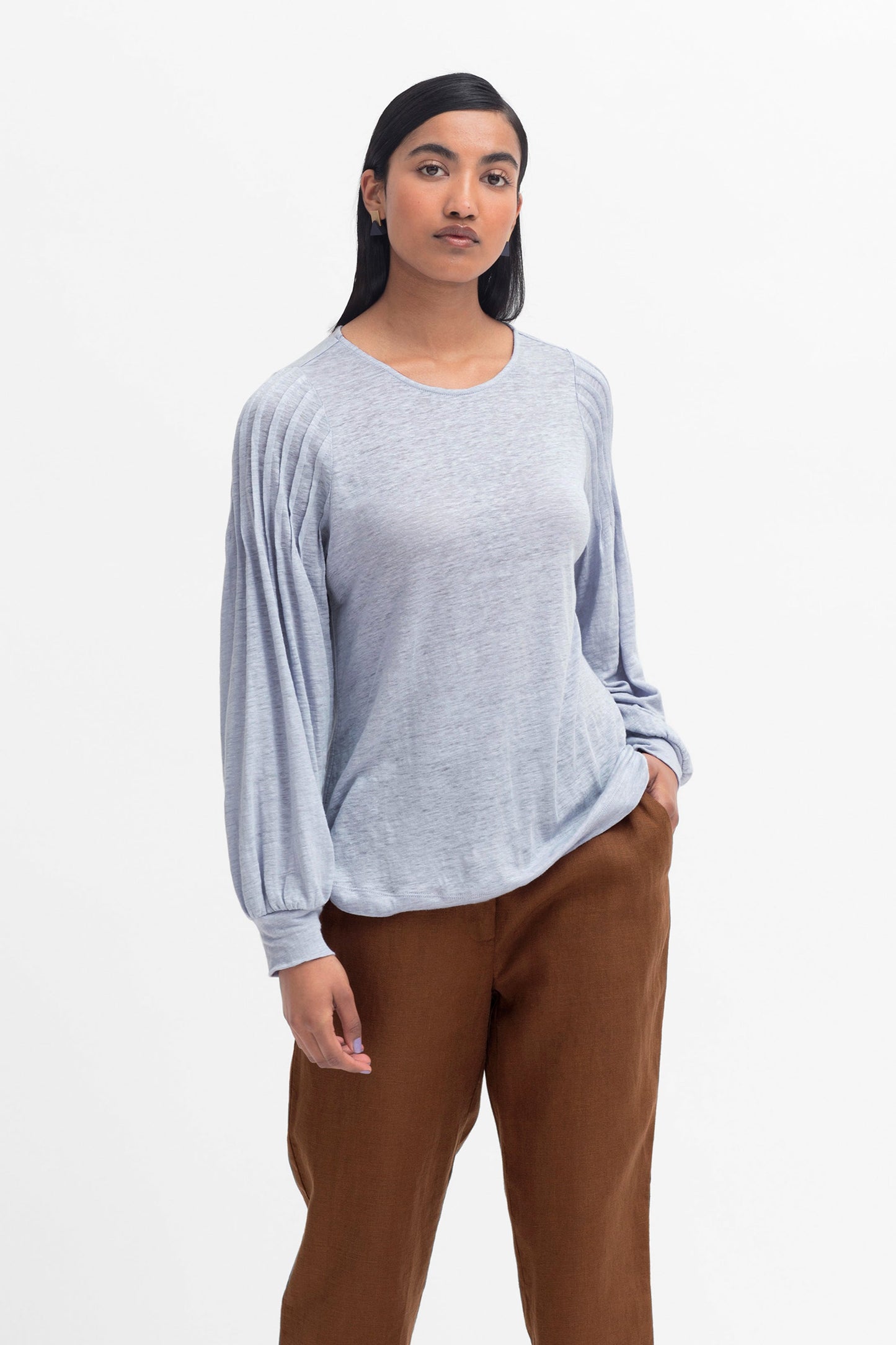 Darja Blouson Long Sleeve Linen Jersey Tshirt Model Front | LAVENDER