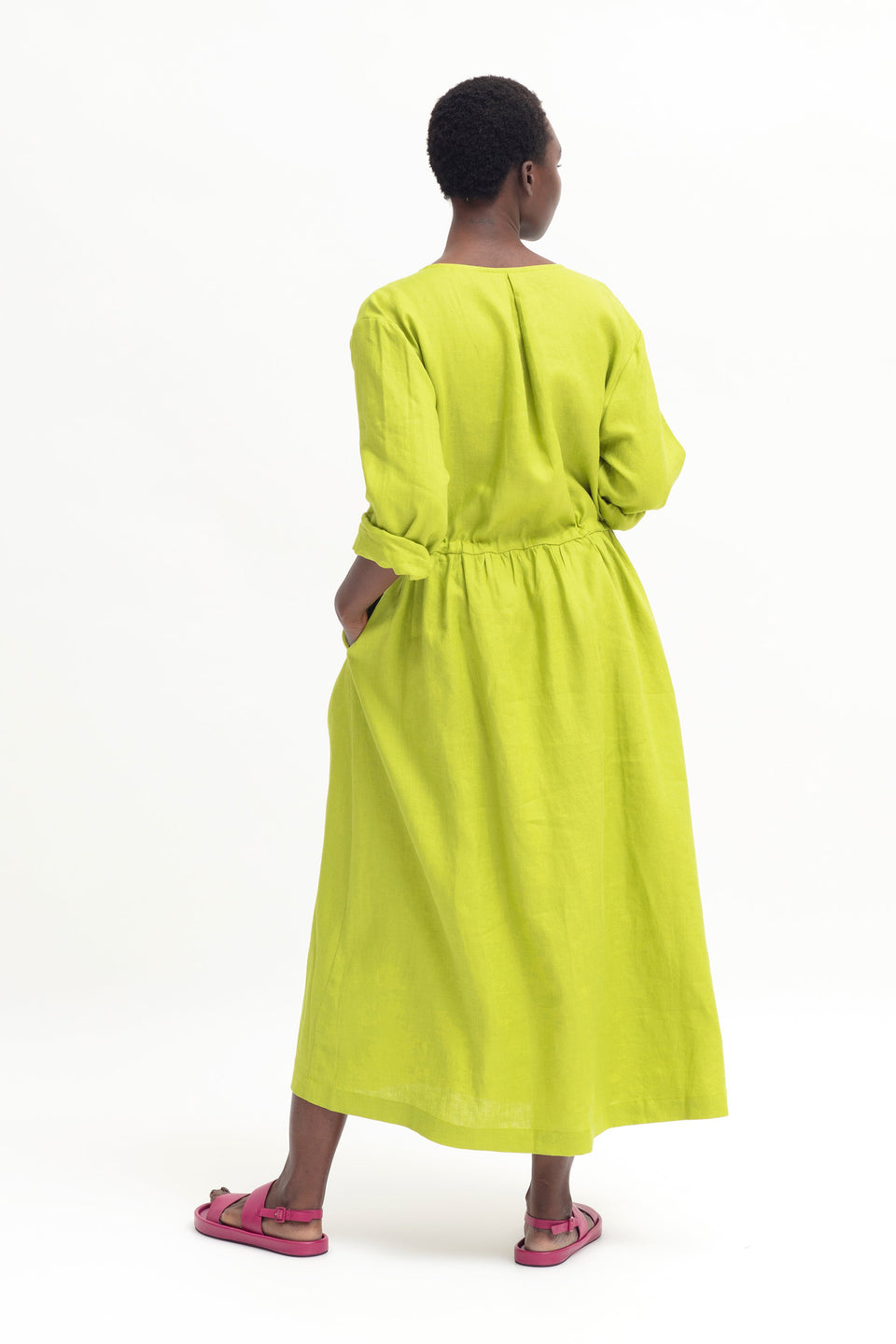 Blossa French Linen Long Sleeve V-neck Long Dress Model Back | LIME