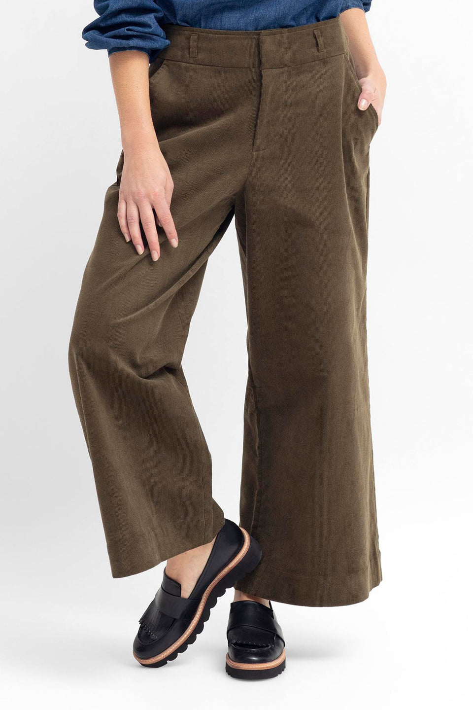 Koord Organic Cotton Wide Leg Corduroy Pant Model Front | OLIVINE