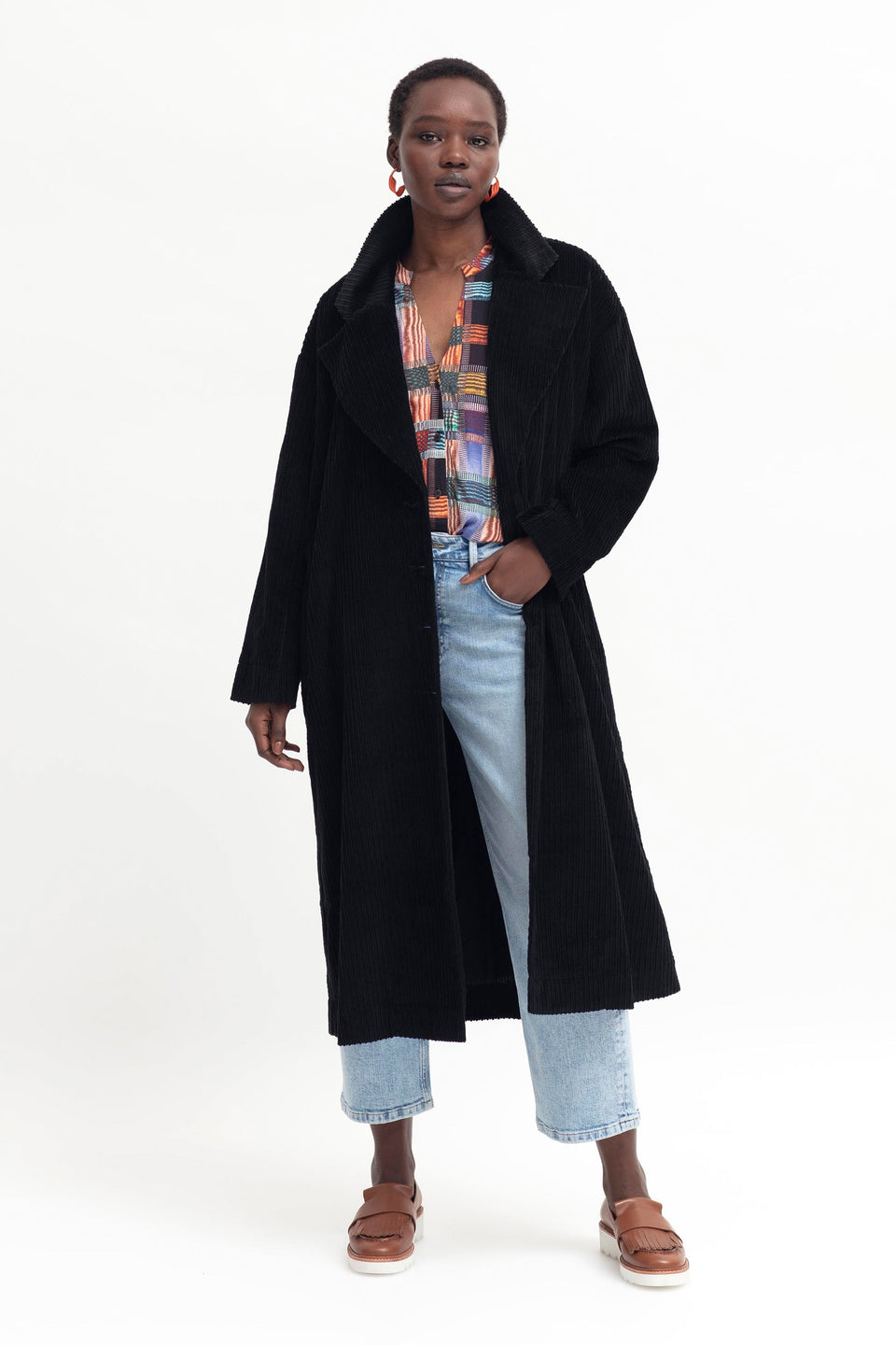 Koord Organic Cotton Singled Breasted Collared Cord Jacket Model Front | BLACK