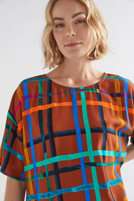 Dela Boxy Check Top Model detail Front | BREA CHECK