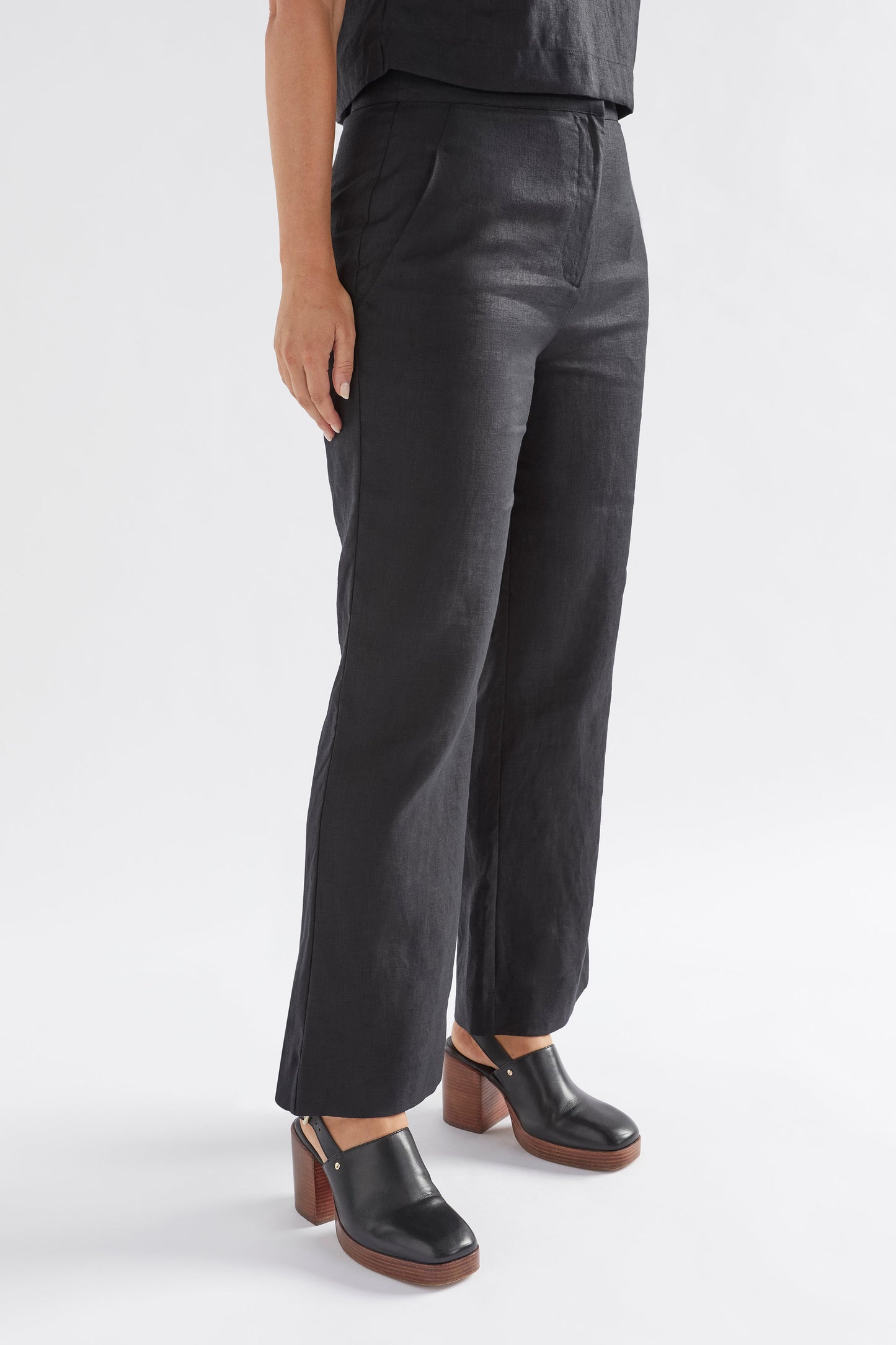 Stilla Linen Boot Cut High Rise Pant model side | BLACK