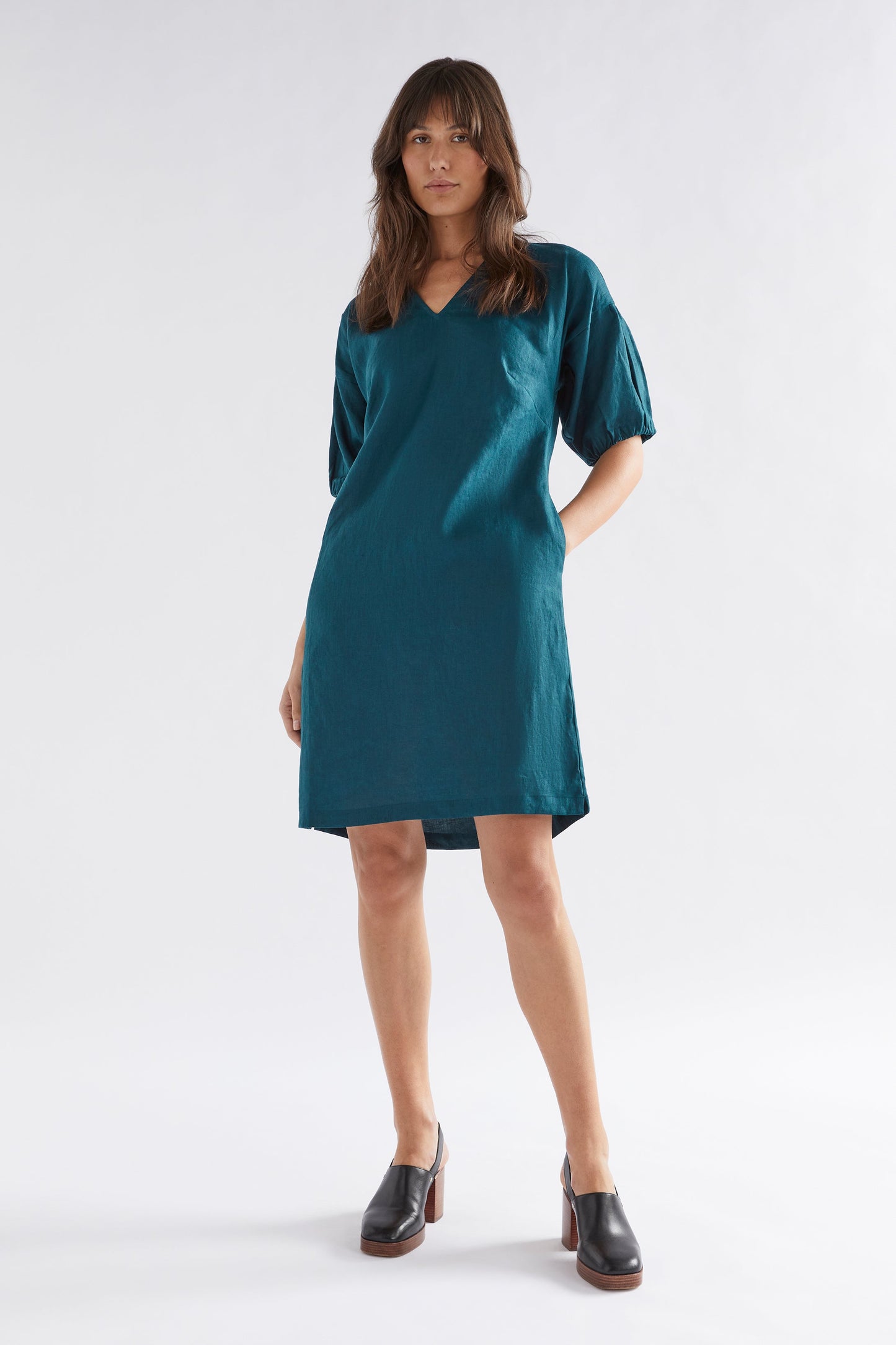 Strom Linen Puff Sleeve V-Neck Knee Length Dress Model Front | PEACOCK