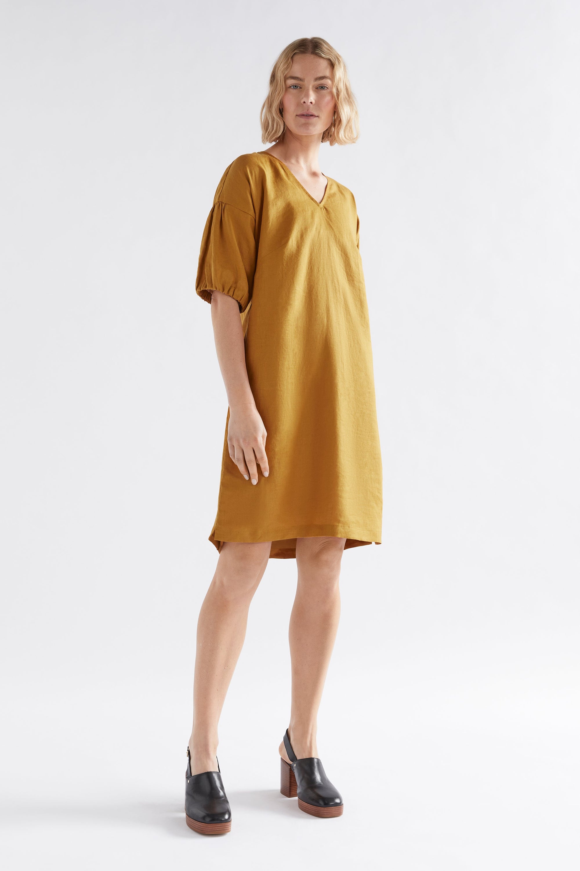 Strom Linen Puff Sleeve V-Neck Knee Length Dress Model Front