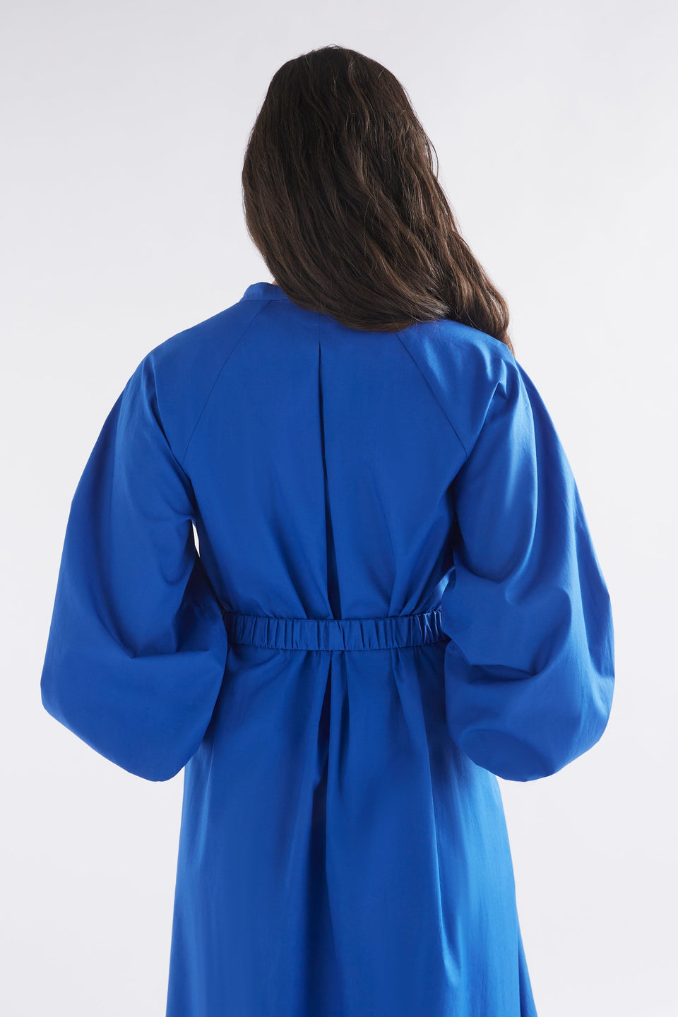 Deze Balloon Sleeve Waisted Cotton Midi Dress Model Back Detail | ULTRAMARINE