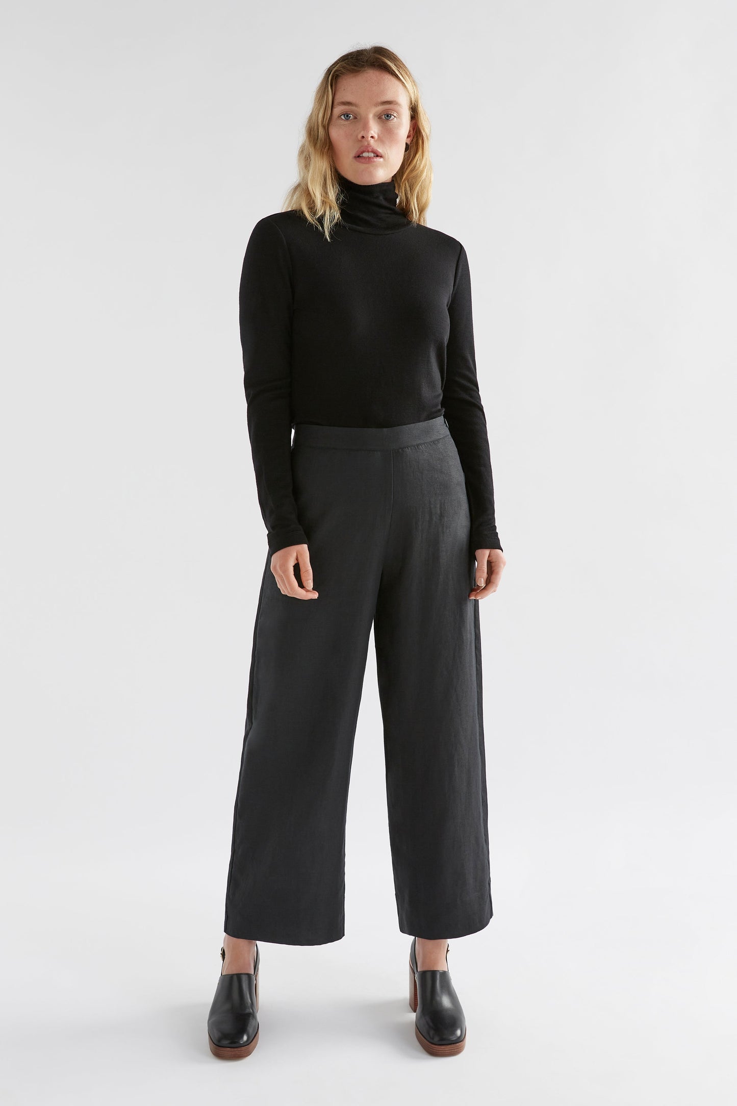 Merino Lightweight Long Sleeve Skivvy Model Front Full body | BLACK