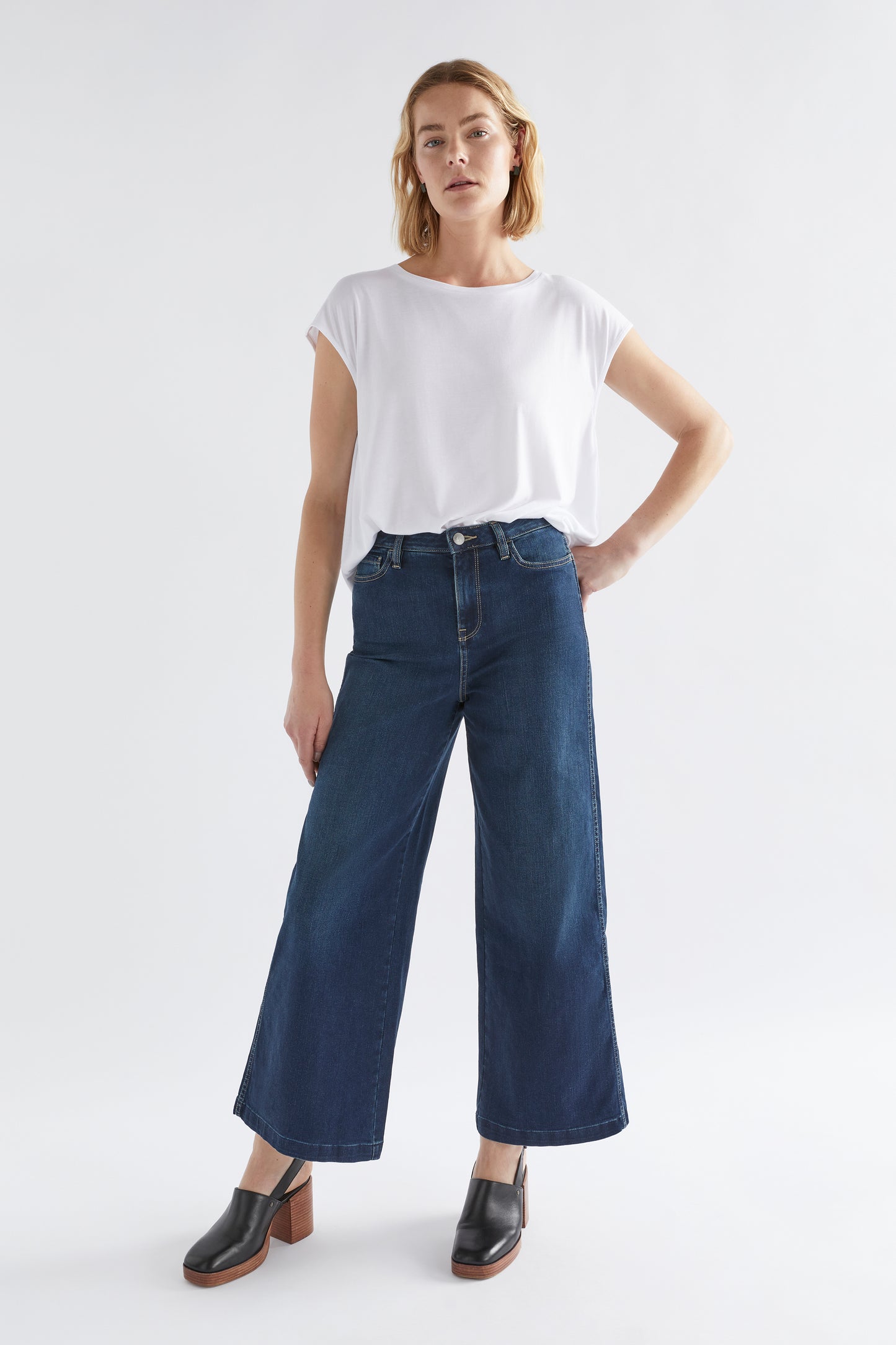 Oue Lightweight A-Line Tee Model Front Full body | White